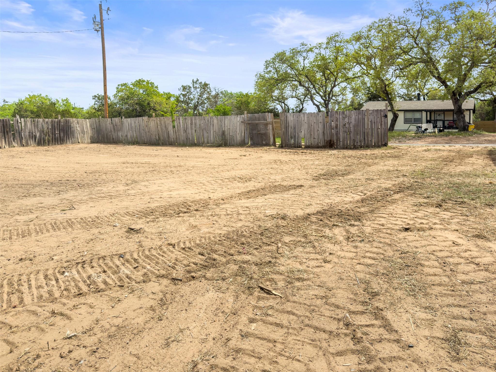 302 Seneca Dr, Burnet, TX 78611