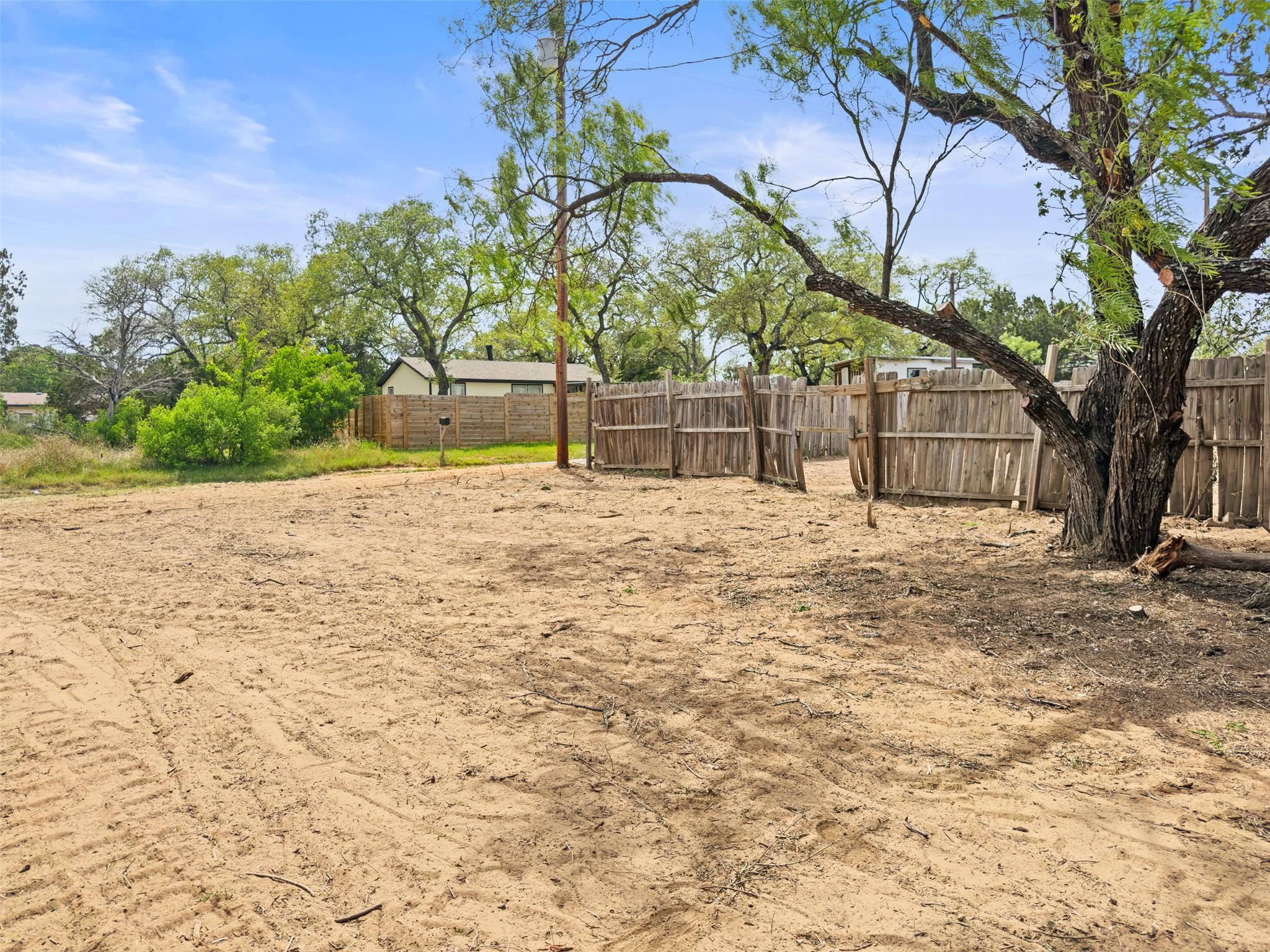 296 Seneca Dr, Burnet, TX 78611