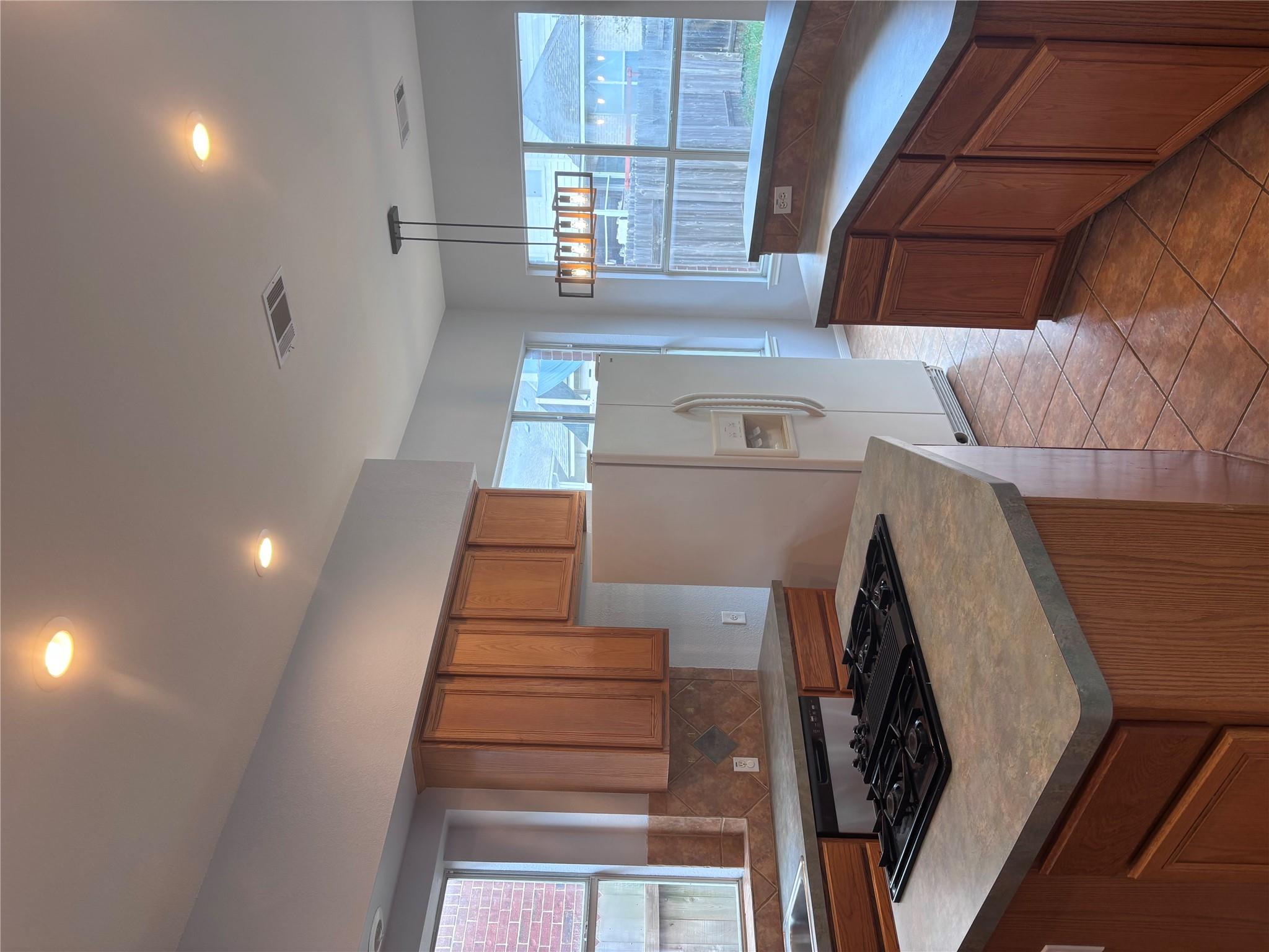 1704 Lynnville Trl, Austin, TX 78727