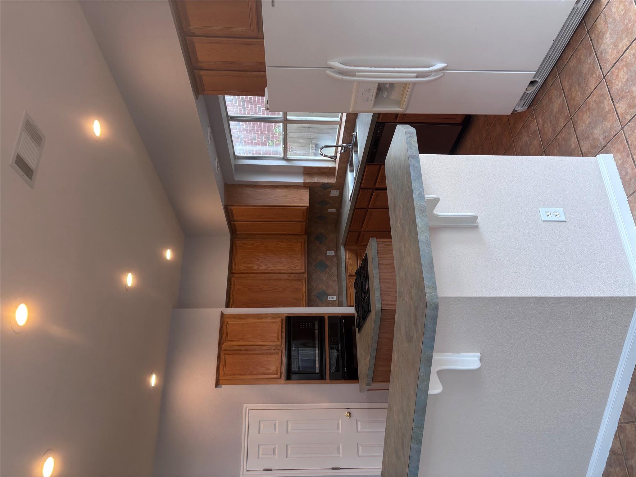 1704 Lynnville Trl, Austin, TX 78727