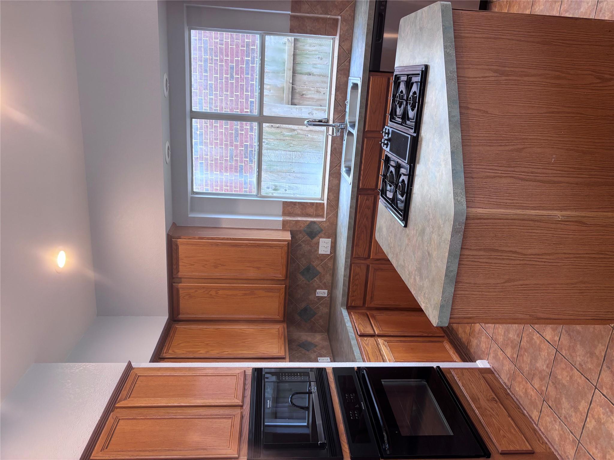 1704 Lynnville Trl, Austin, TX 78727