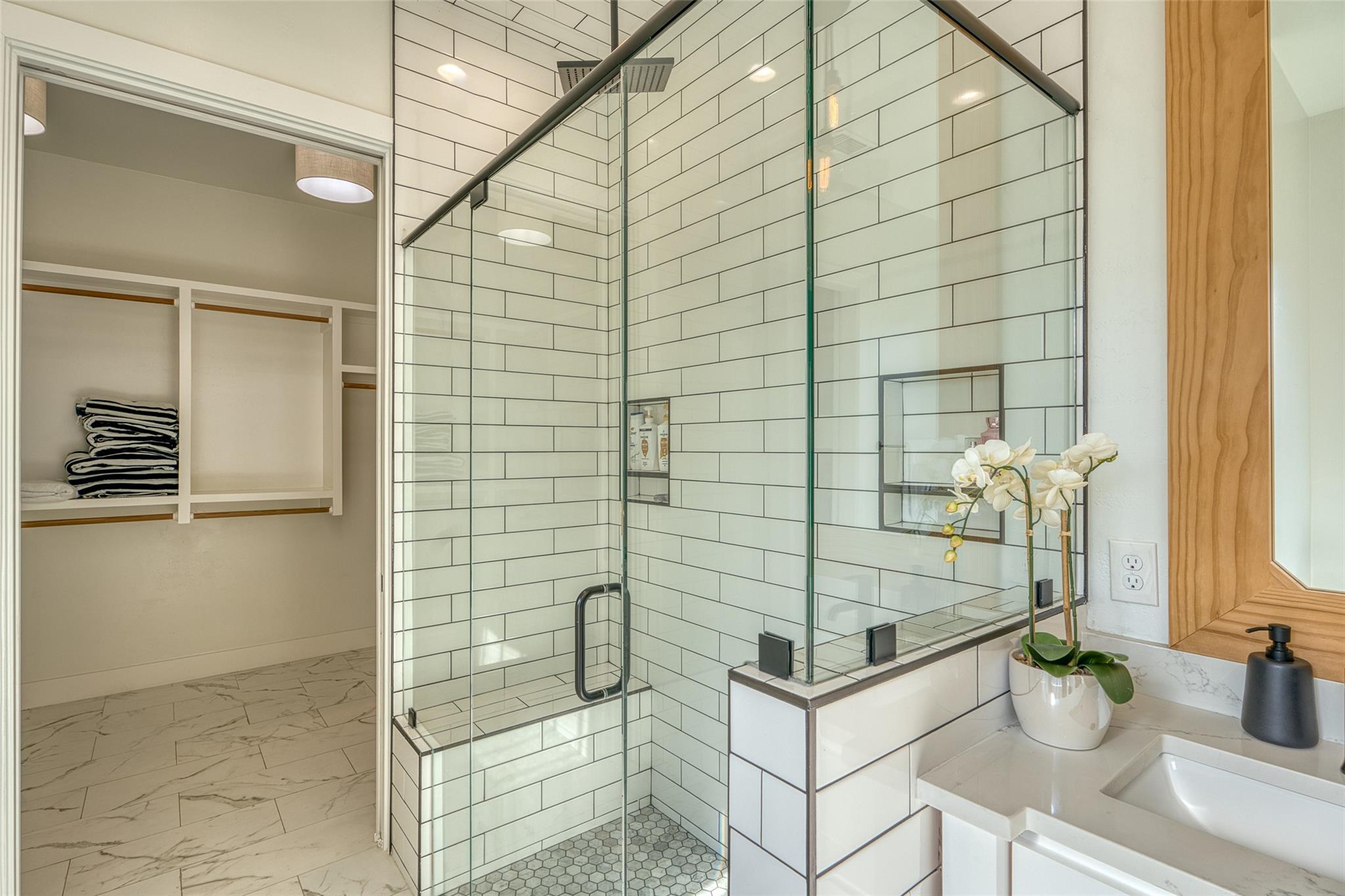 111 Florentine, Horseshoe Bay, TX 78657