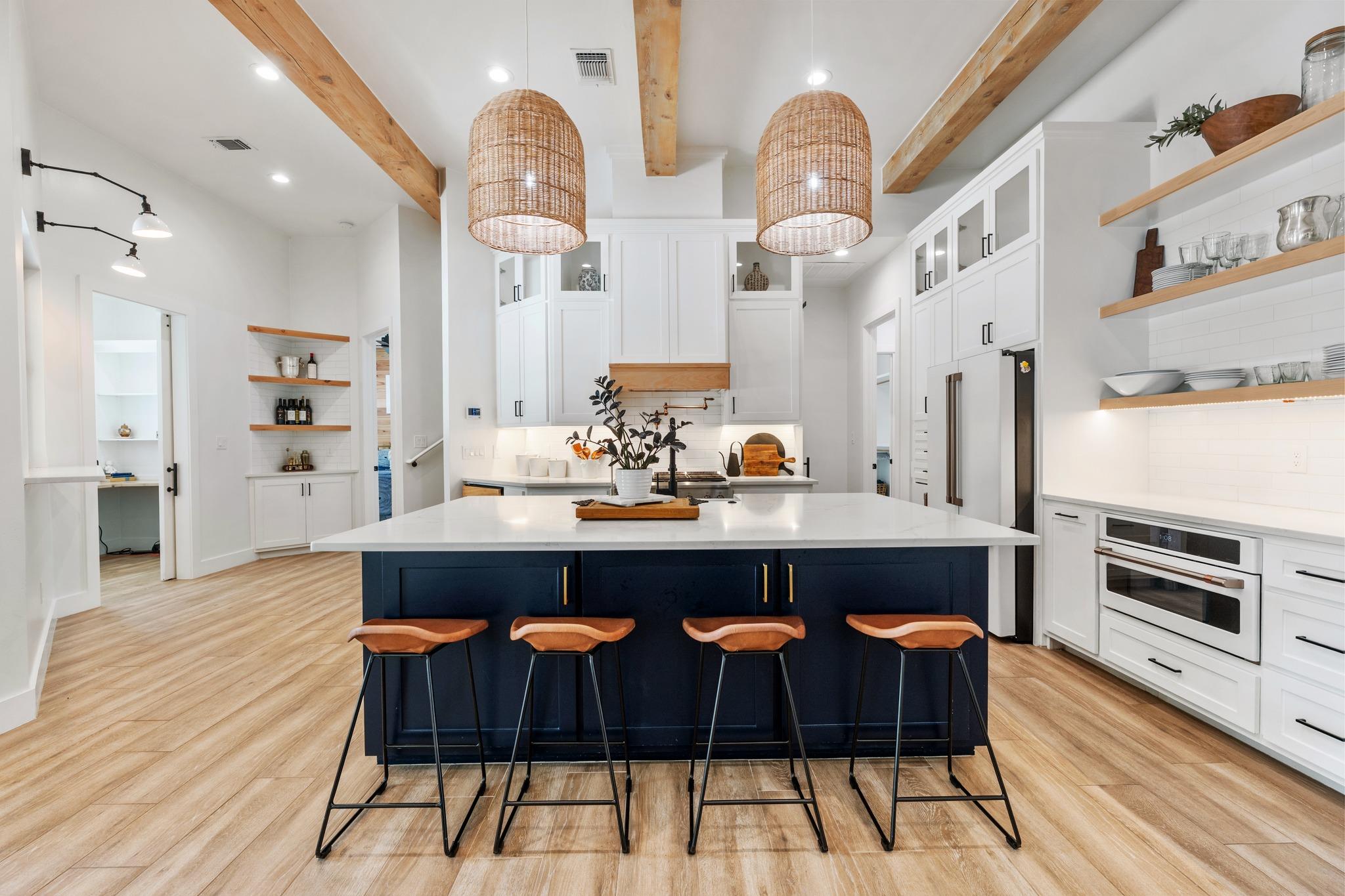 111 Florentine, Horseshoe Bay, TX 78657