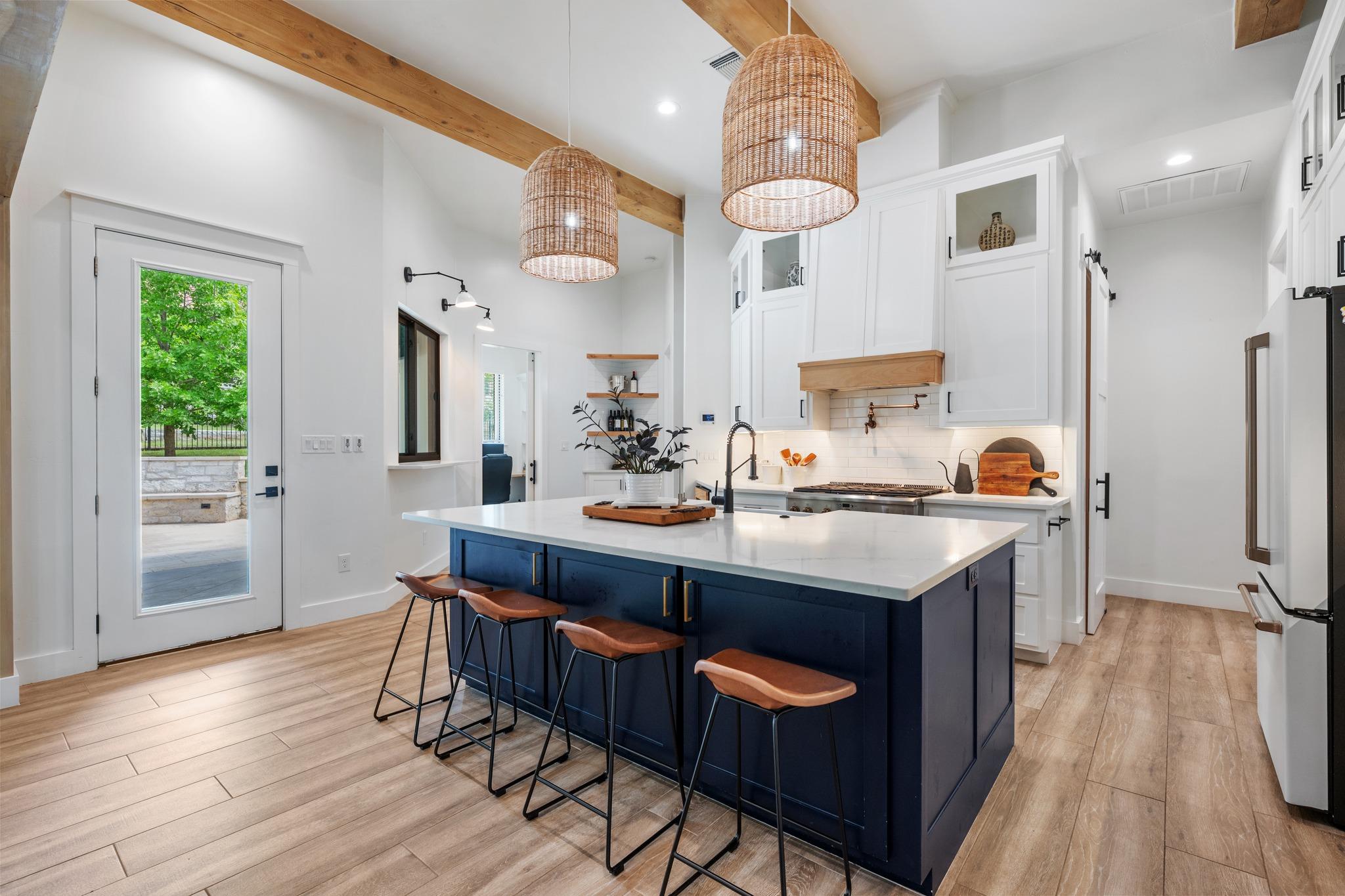 111 Florentine, Horseshoe Bay, TX 78657