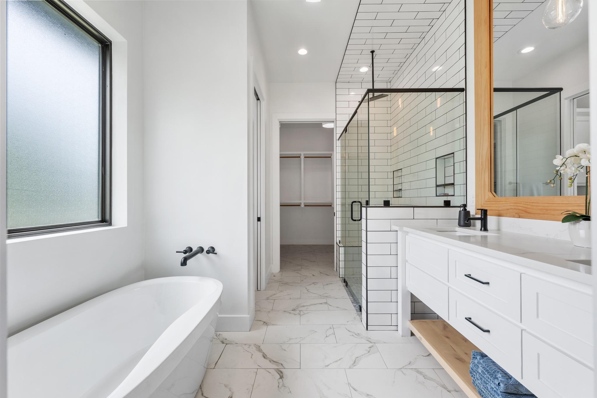 111 Florentine, Horseshoe Bay, TX 78657