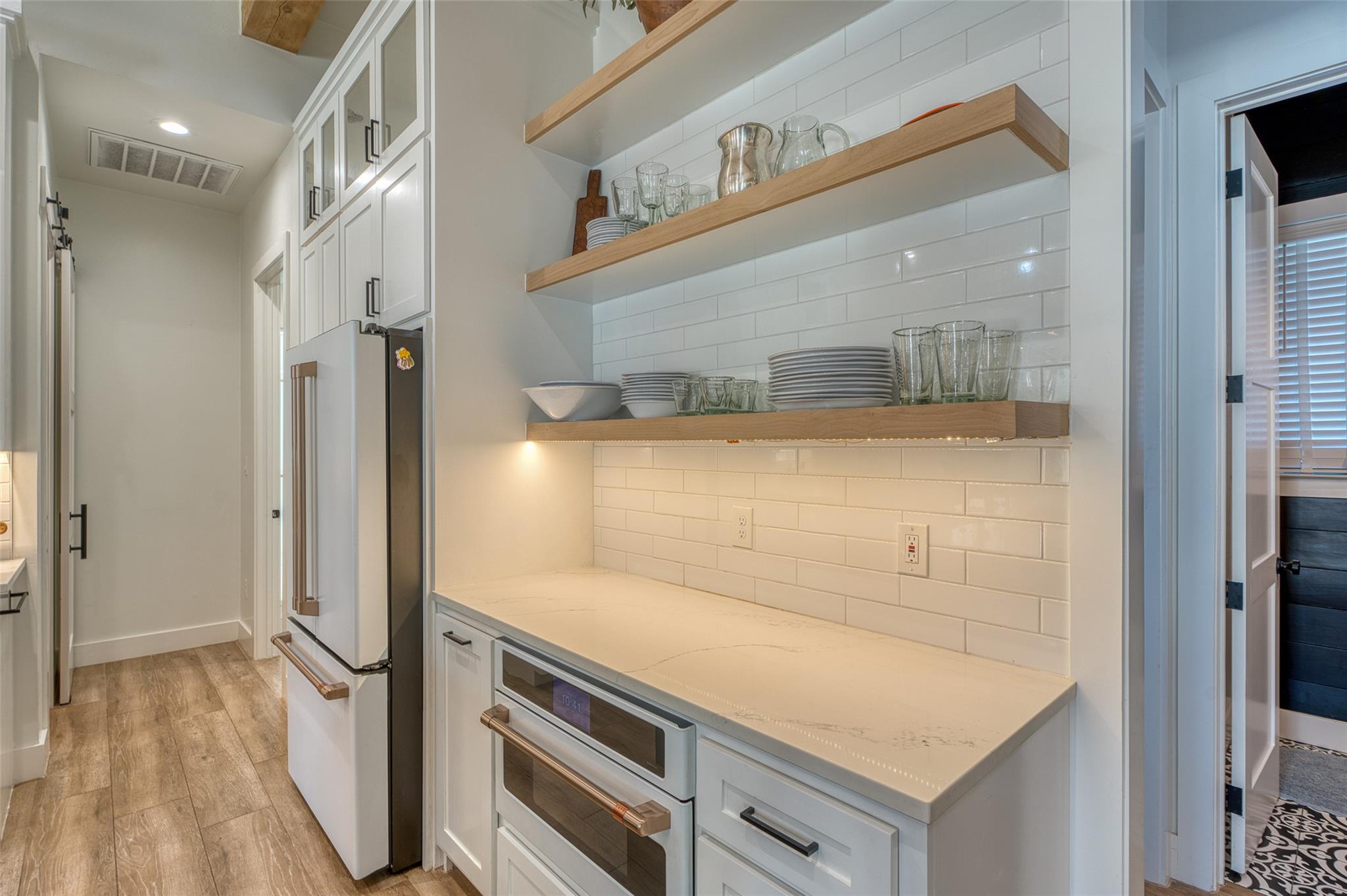 111 Florentine, Horseshoe Bay, TX 78657