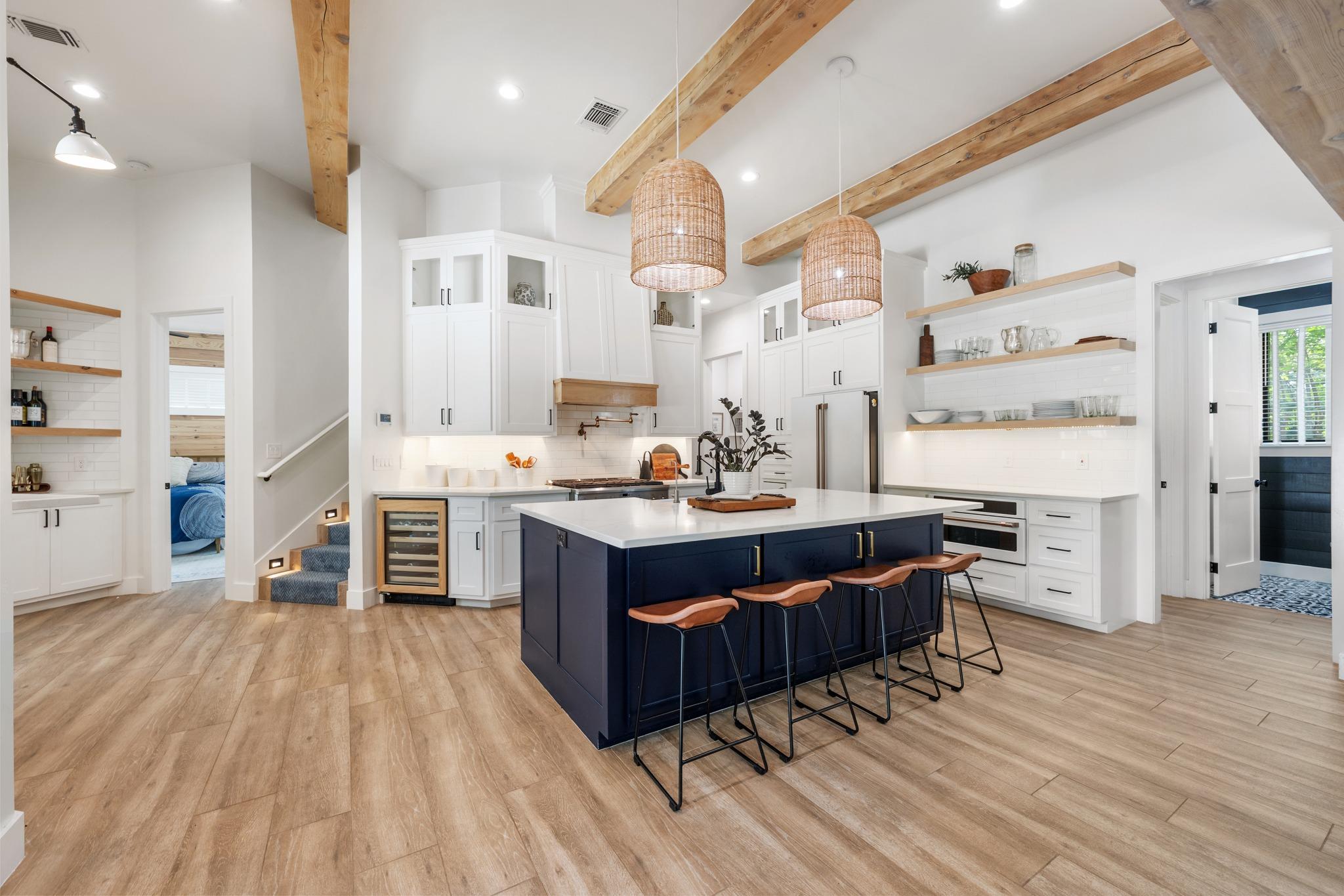 111 Florentine, Horseshoe Bay, TX 78657