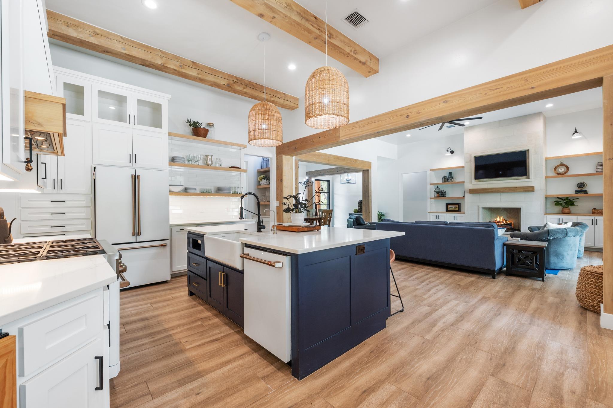 111 Florentine, Horseshoe Bay, TX 78657