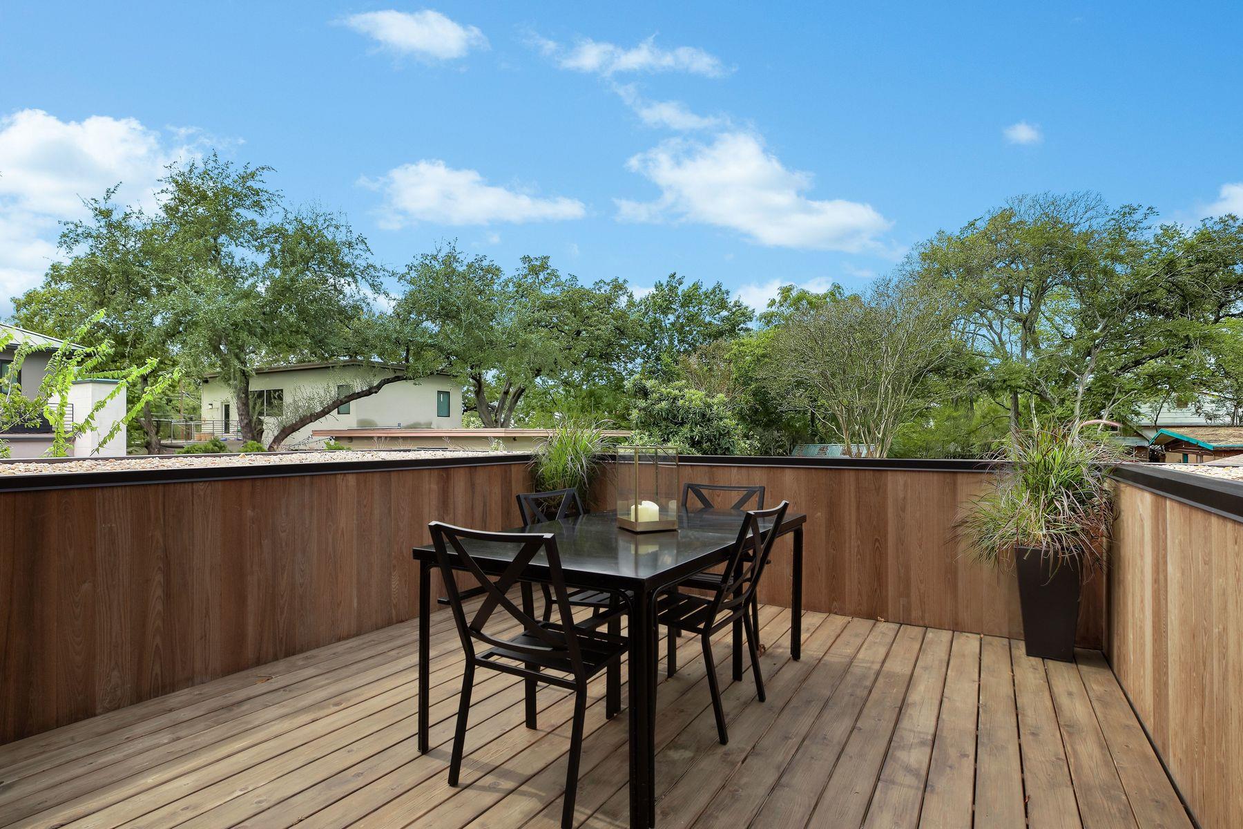2407 W 10th St, Austin, TX 78703