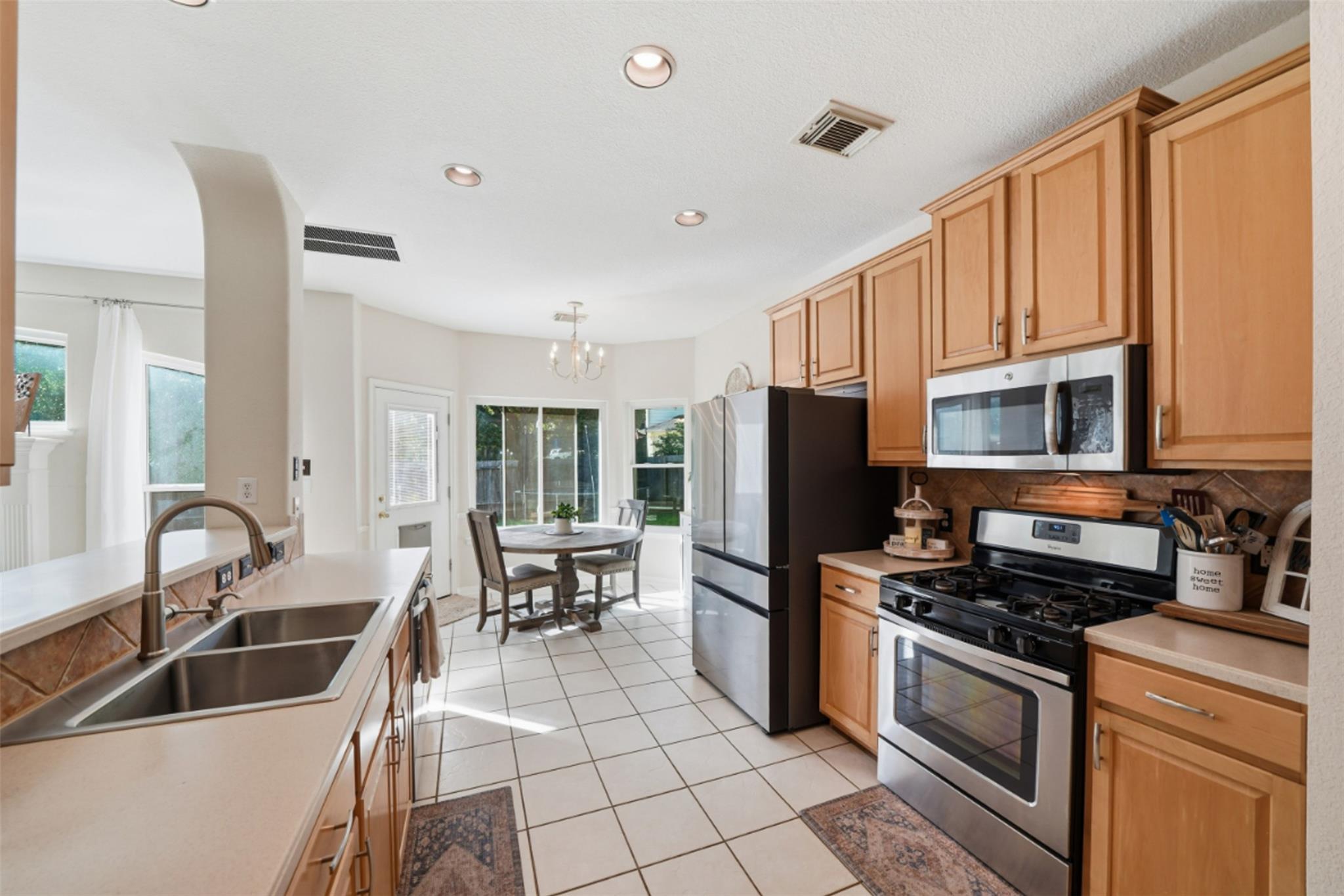 8200 Sunburst Pkwy, Round Rock, TX 78681