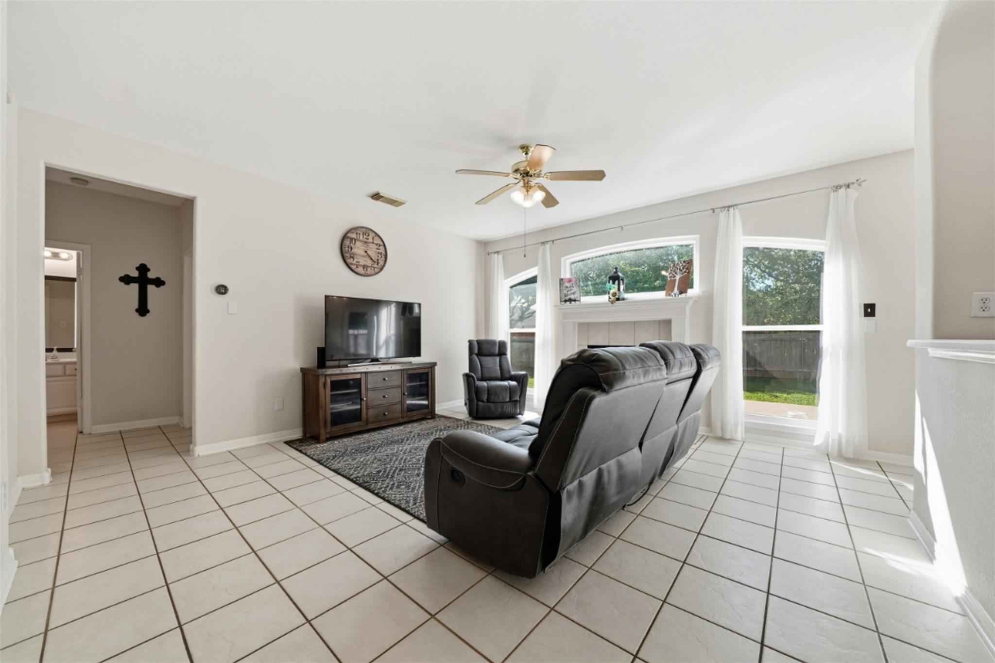 8200 Sunburst Pkwy, Round Rock, TX 78681
