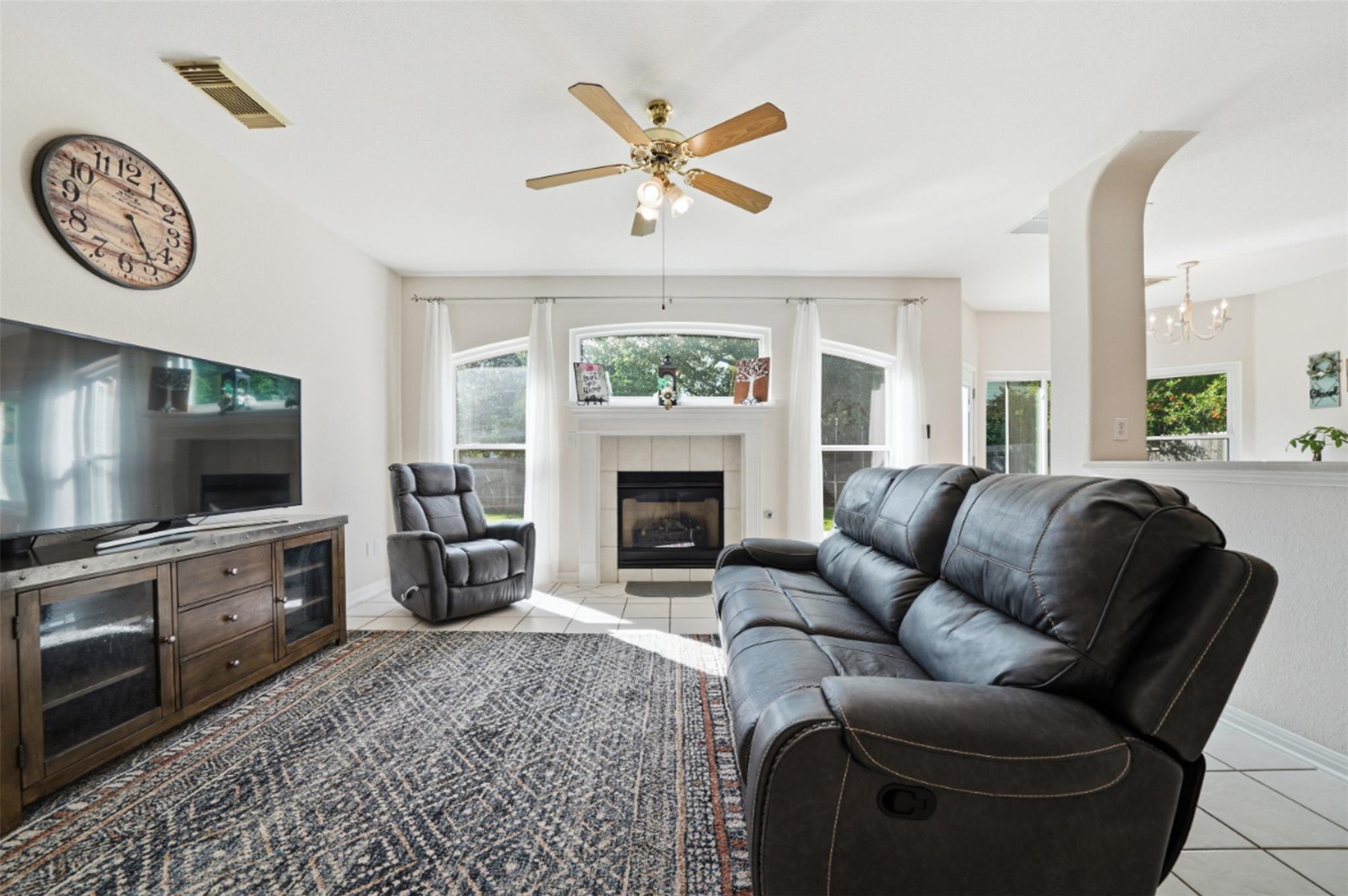 8200 Sunburst Pkwy, Round Rock, TX 78681