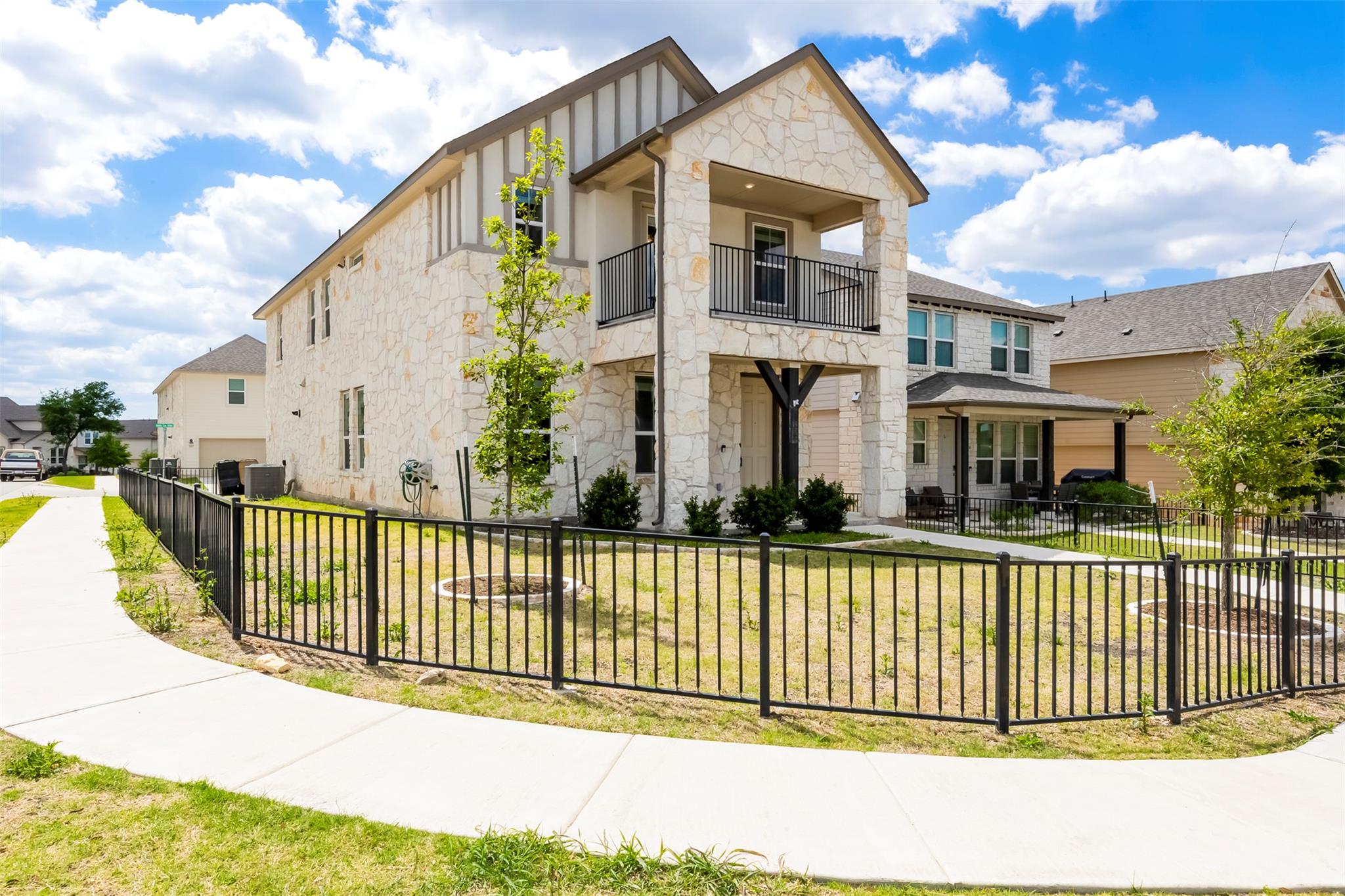 218 Glass Mountains Way, Dripping Springs, TX 78620