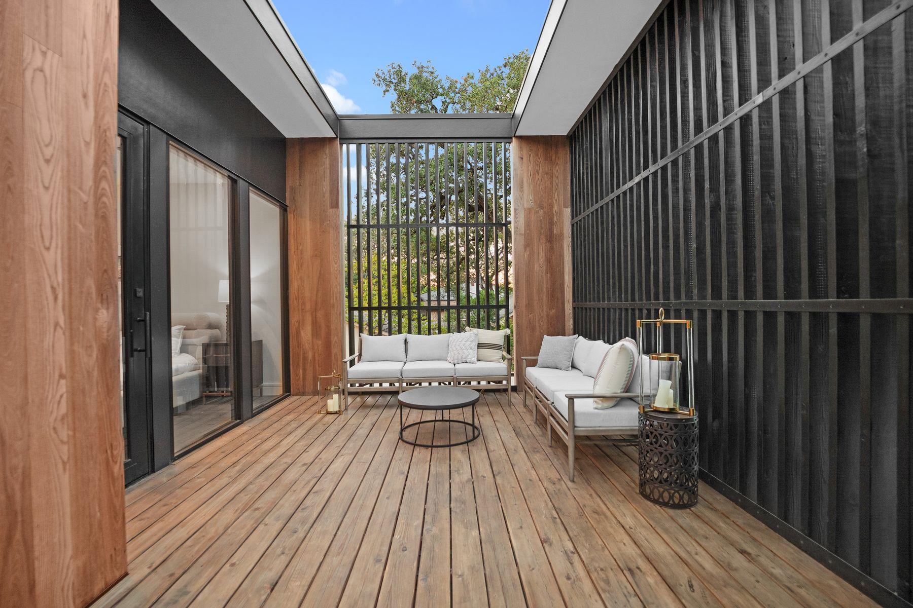 2407 W 10th St, Austin, TX 78703