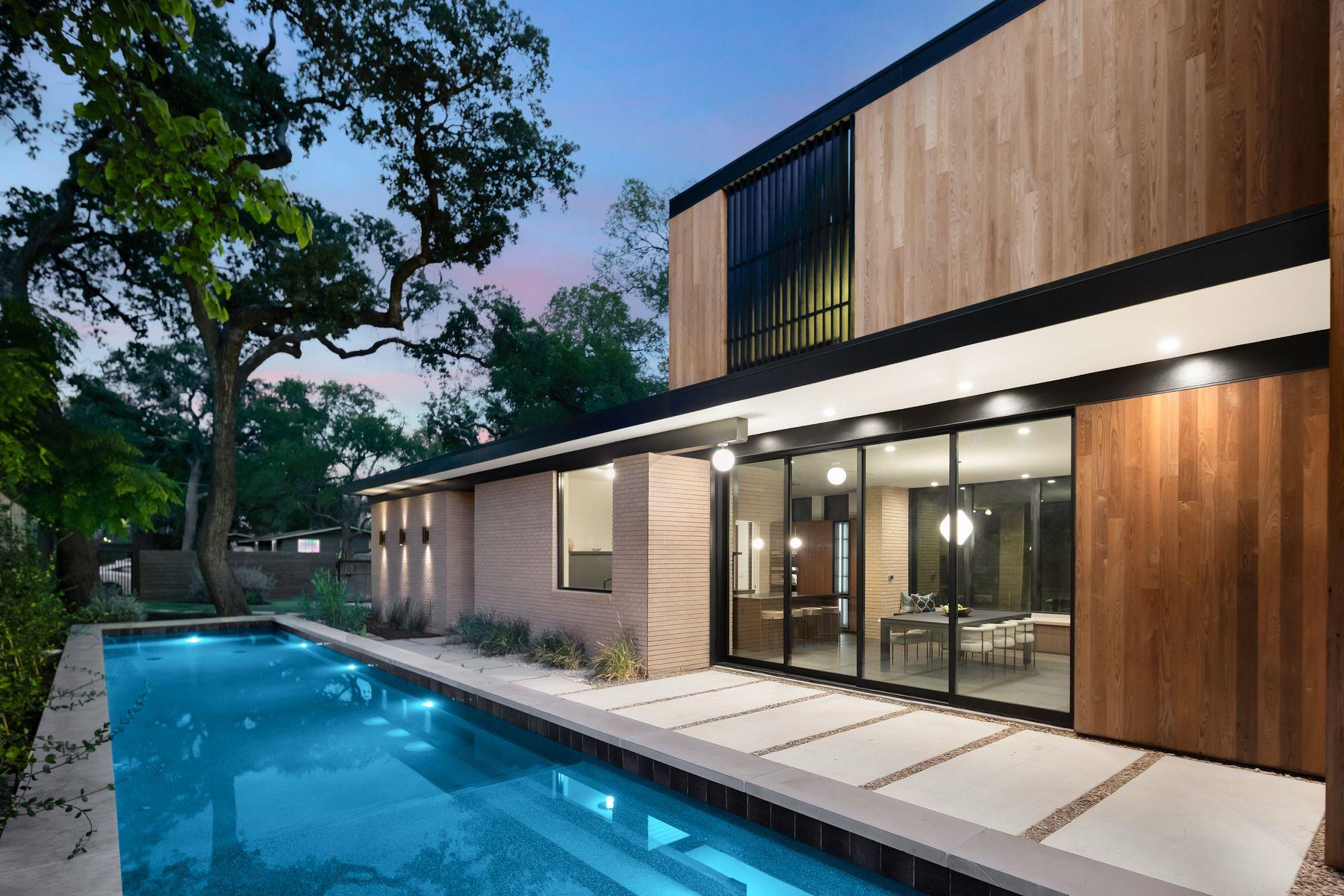 2407 W 10th St, Austin, TX 78703