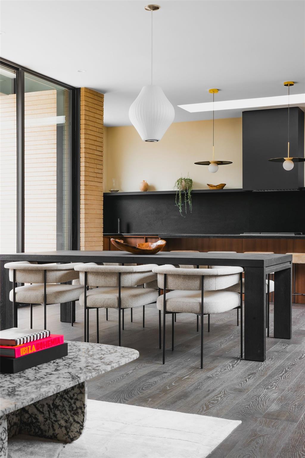 2407 W 10th St, Austin, TX 78703