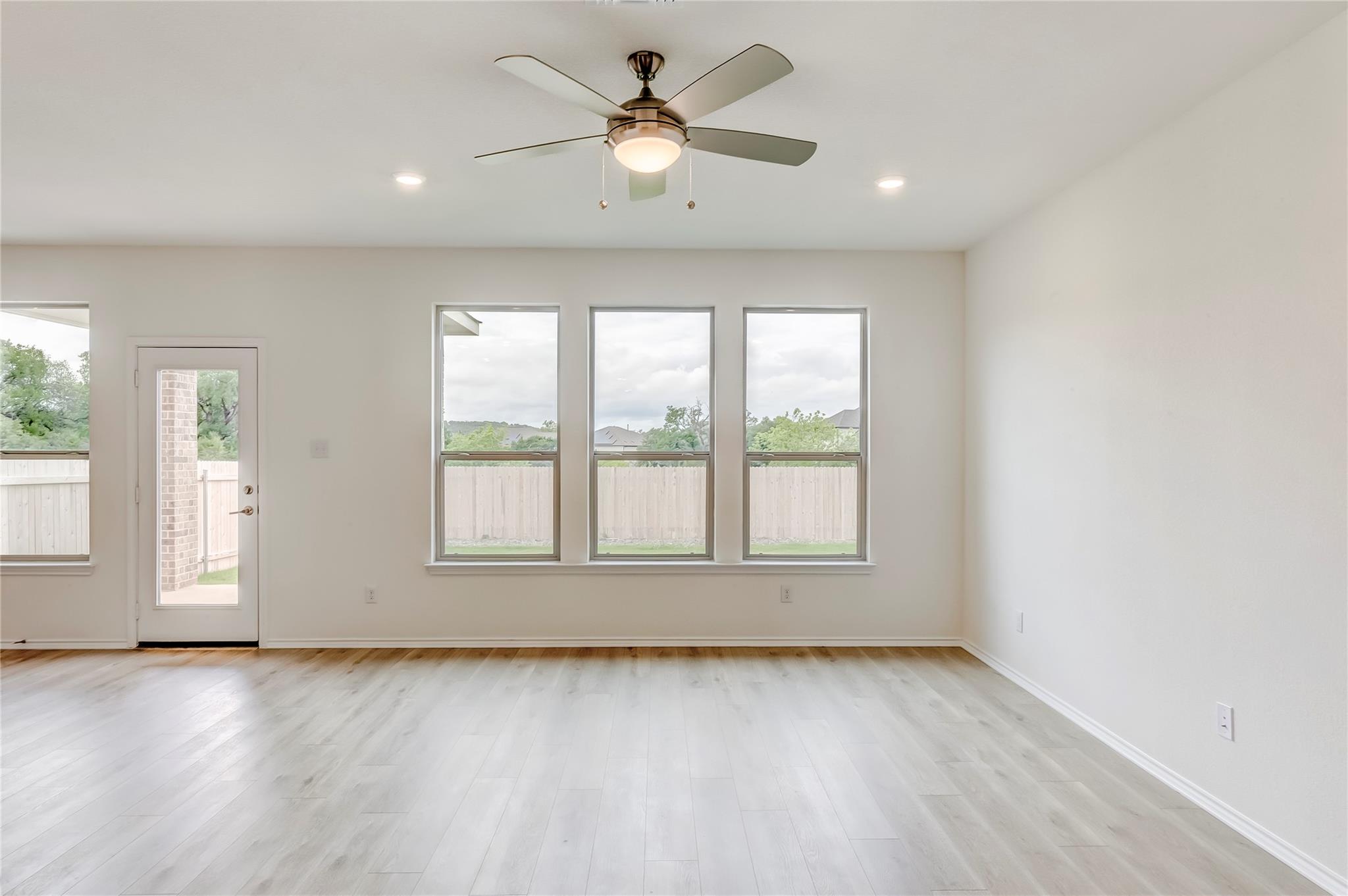 1717 River Plateau Dr, Leander, TX 78641