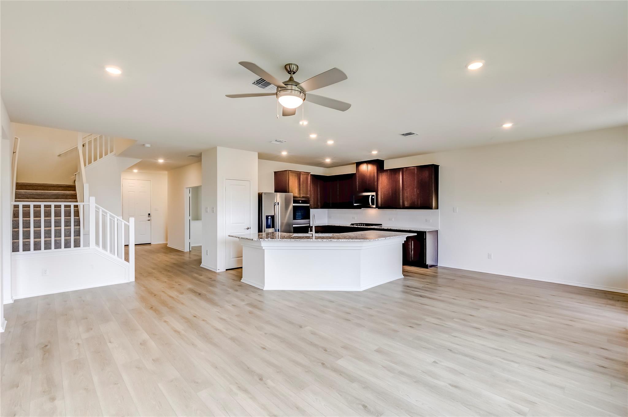 1717 River Plateau Dr, Leander, TX 78641