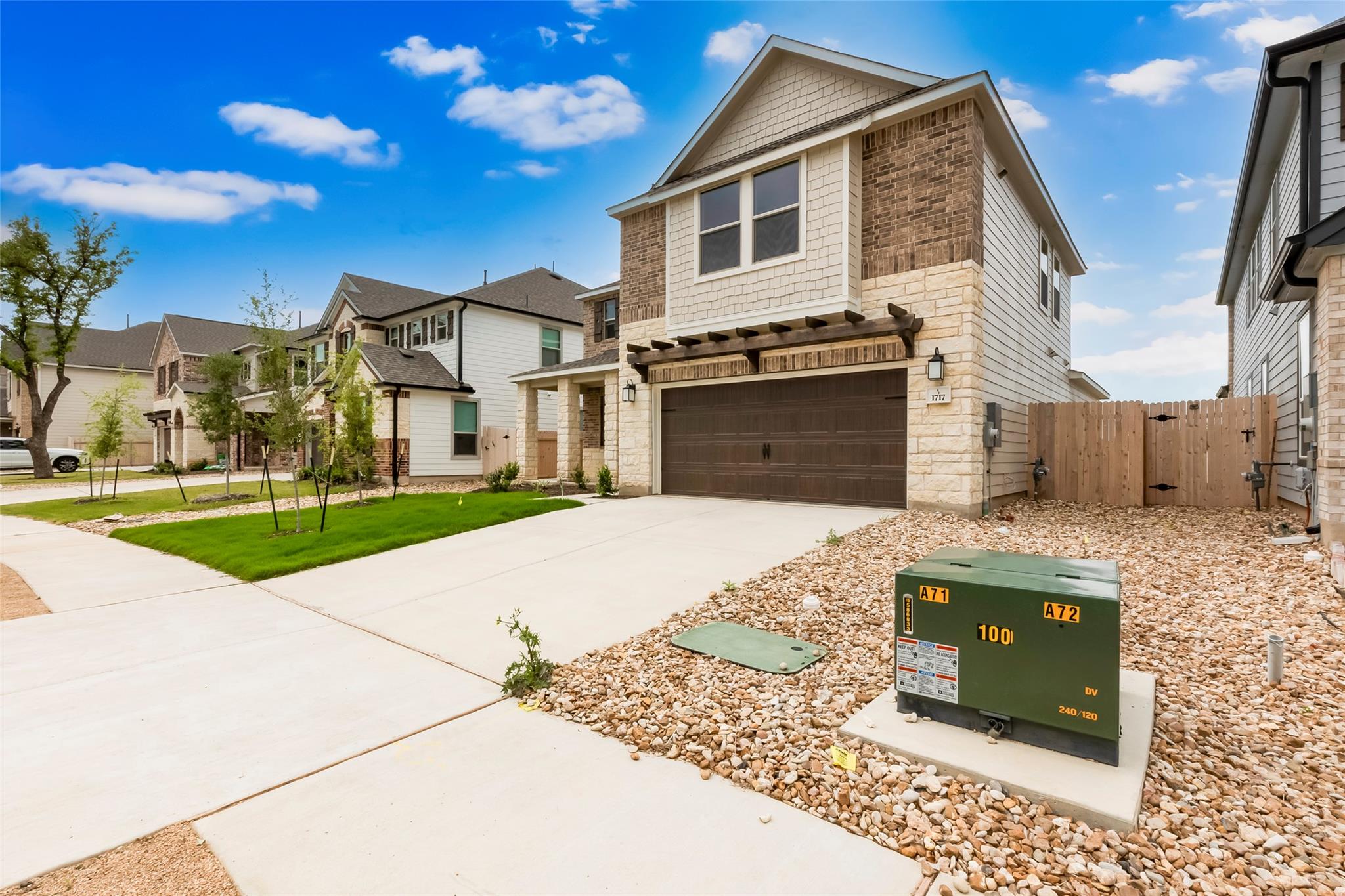 1717 River Plateau Dr, Leander, TX 78641