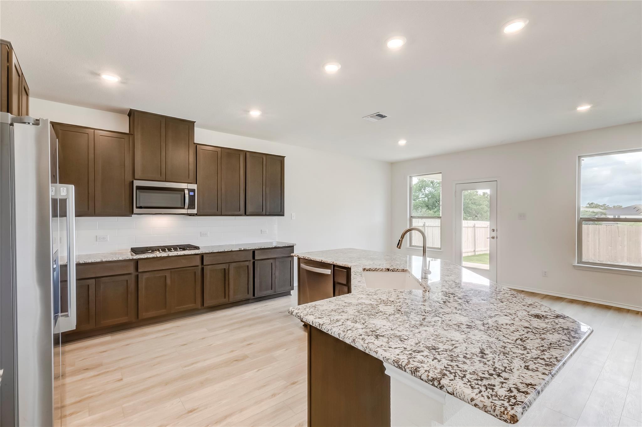 1717 River Plateau Dr, Leander, TX 78641