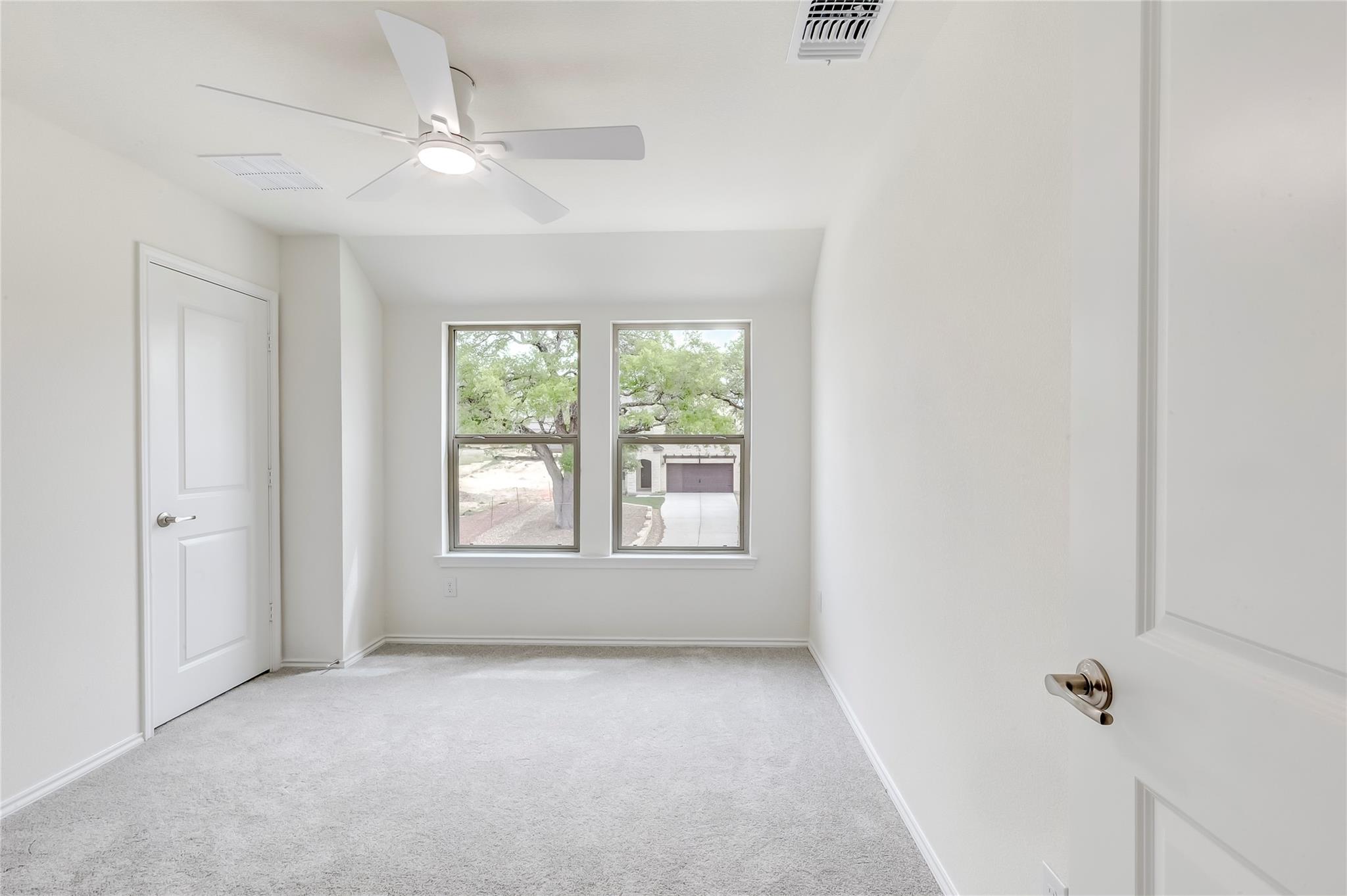 1717 River Plateau Dr, Leander, TX 78641