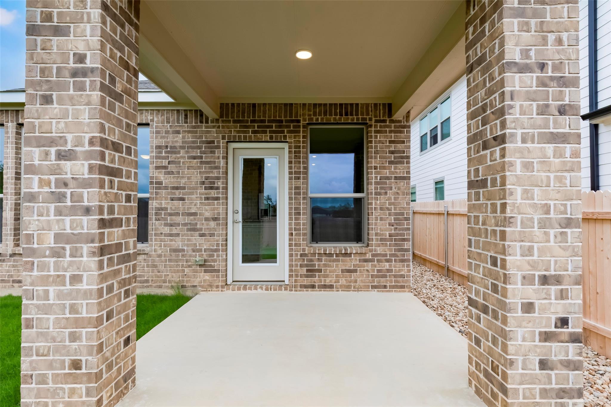 1717 River Plateau Dr, Leander, TX 78641