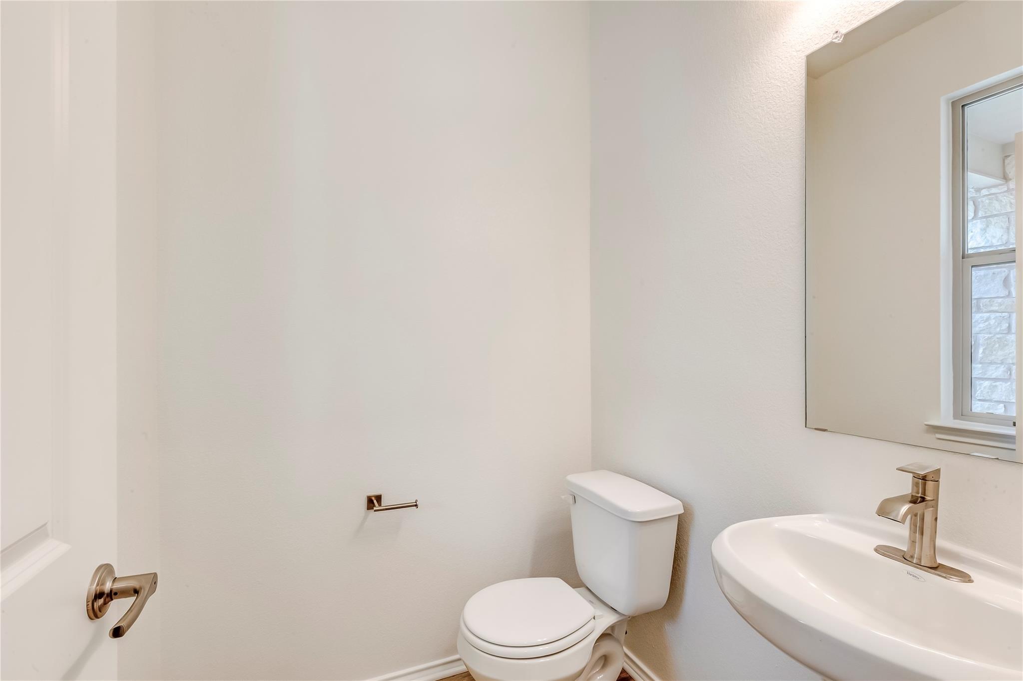 1717 River Plateau Dr, Leander, TX 78641