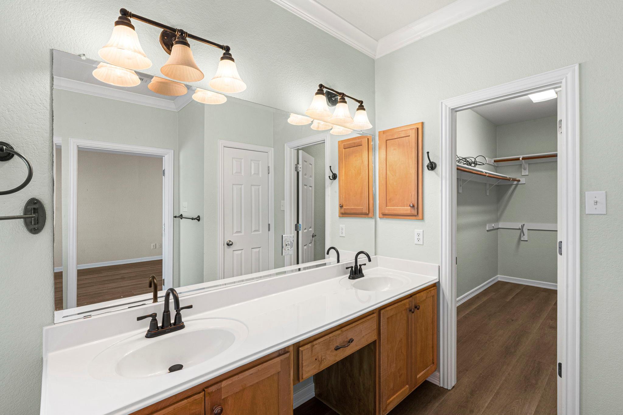 157 Amber Ash Dr, Kyle, TX 78640