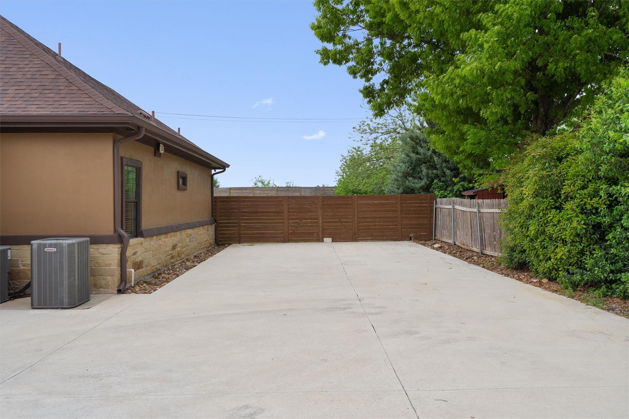 50204 Ironhorse Trl, Georgetown, TX 78626