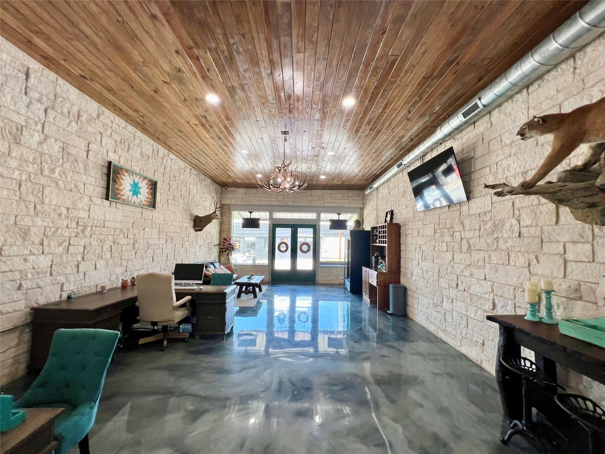 104 E Main St, Johnson City, TX 78636