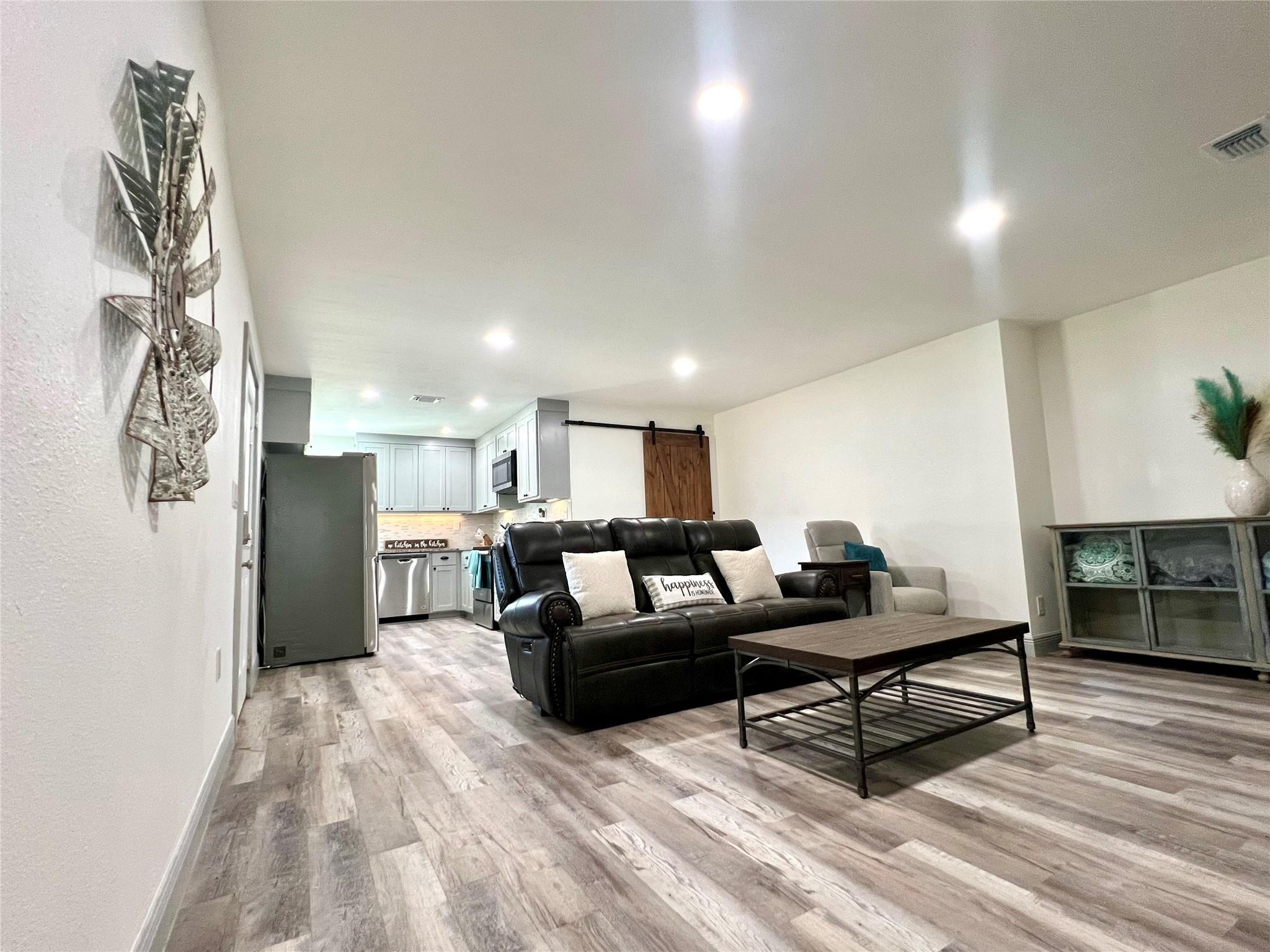 104 E Main St, Johnson City, TX 78636