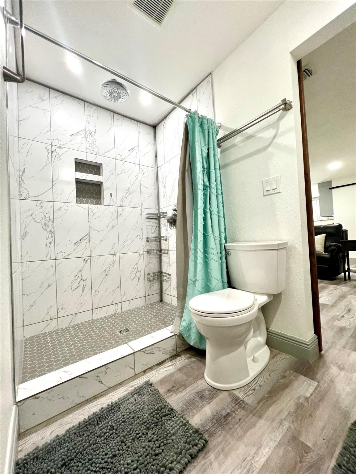 104 E Main St, Johnson City, TX 78636