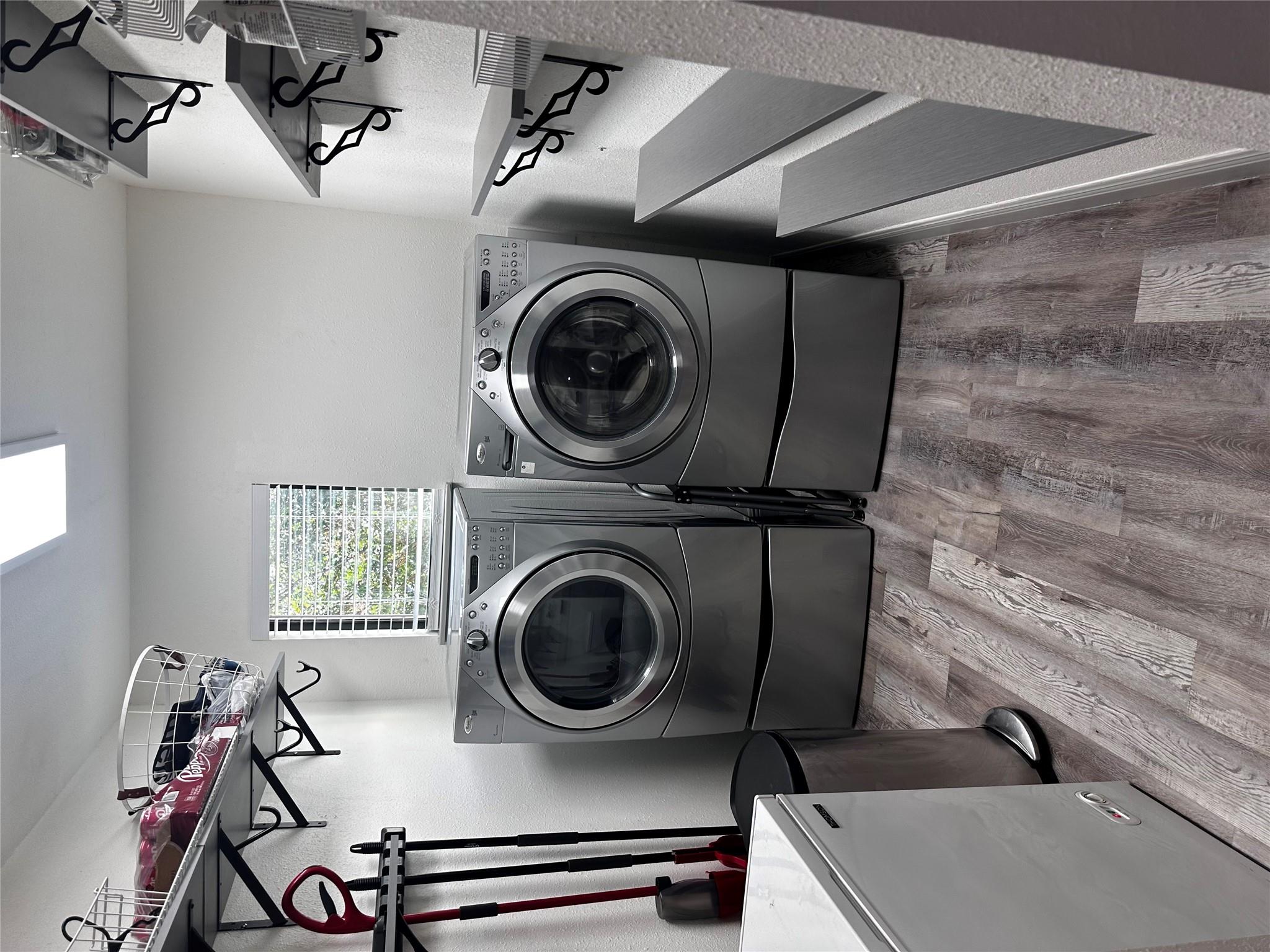 104 E Main St, Johnson City, TX 78636