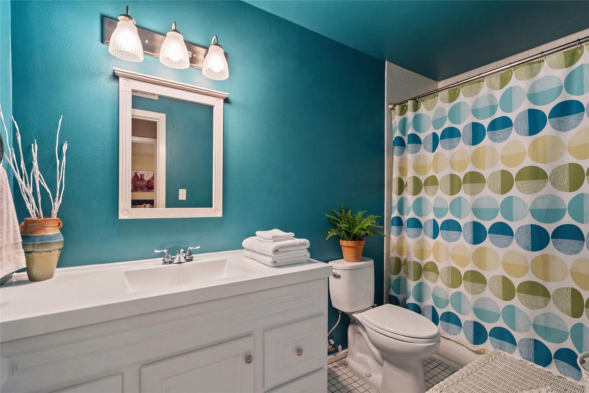 317 Venture Blvd S, Point Venture, TX 78645