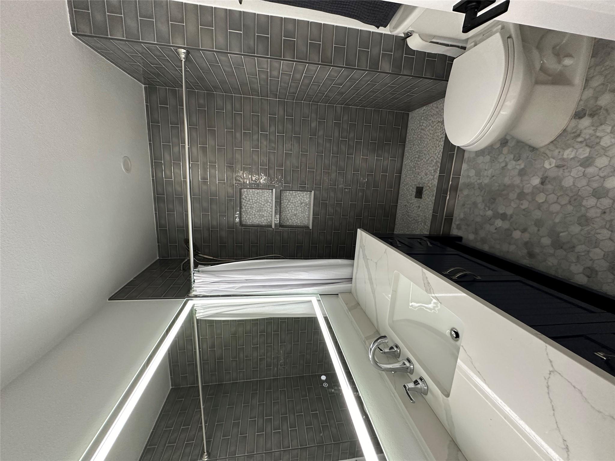 157 E White Rock St, Buchanan Dam, TX 78609