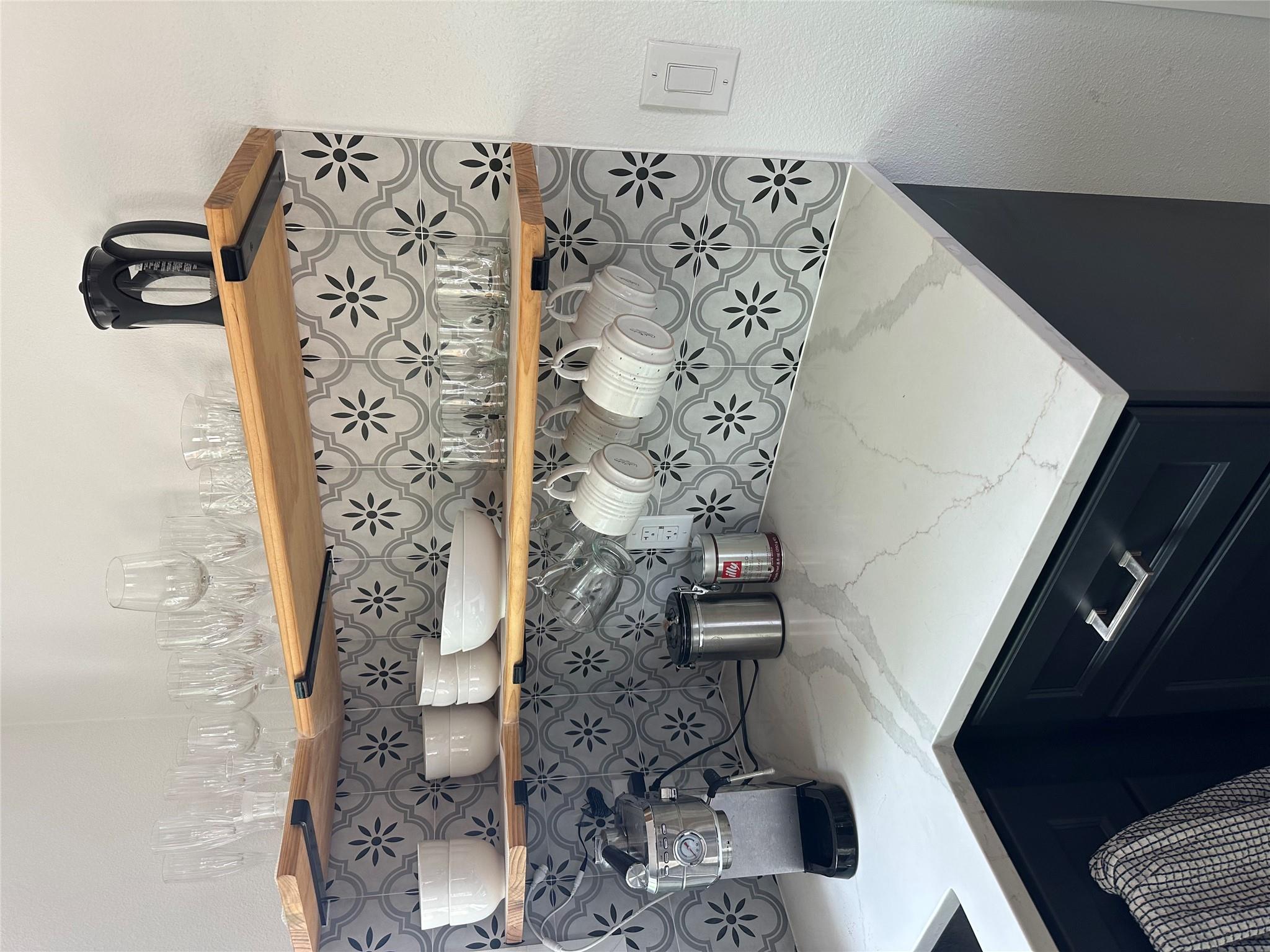 157 E White Rock St, Buchanan Dam, TX 78609