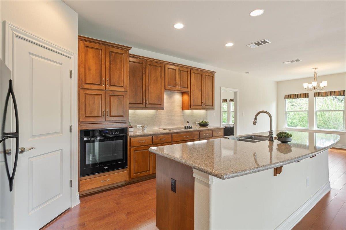 117 Hacienda Heights Cv, Georgetown, TX 78633