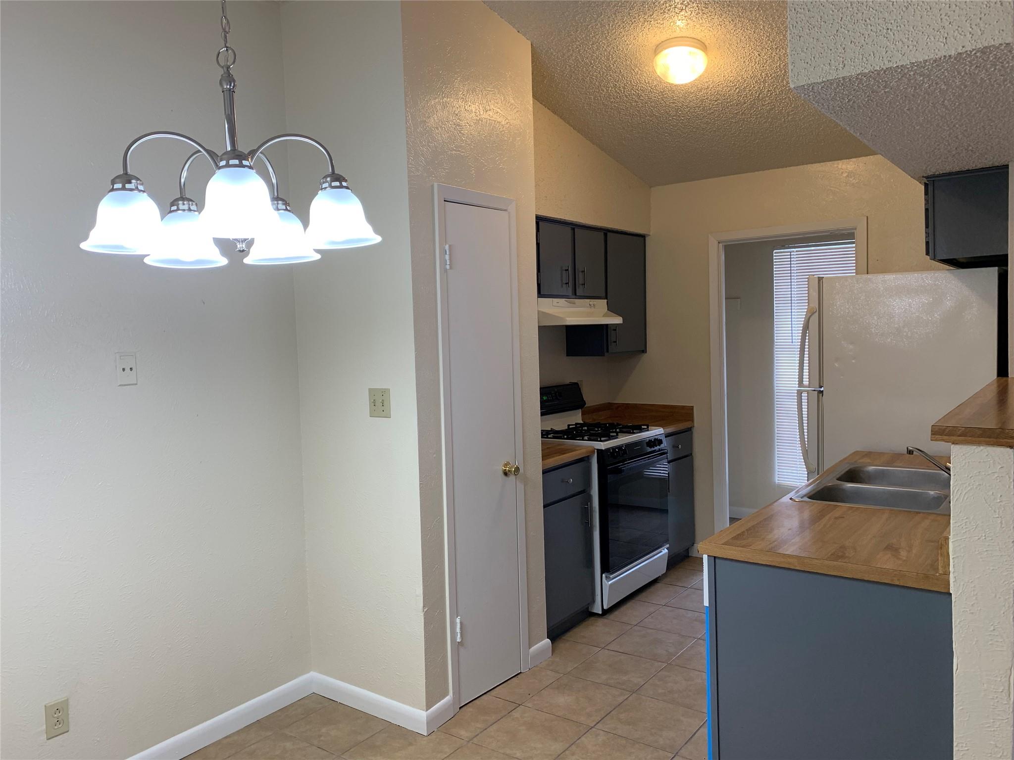 10447 Doc Holliday Trl # B, Austin, TX 78753