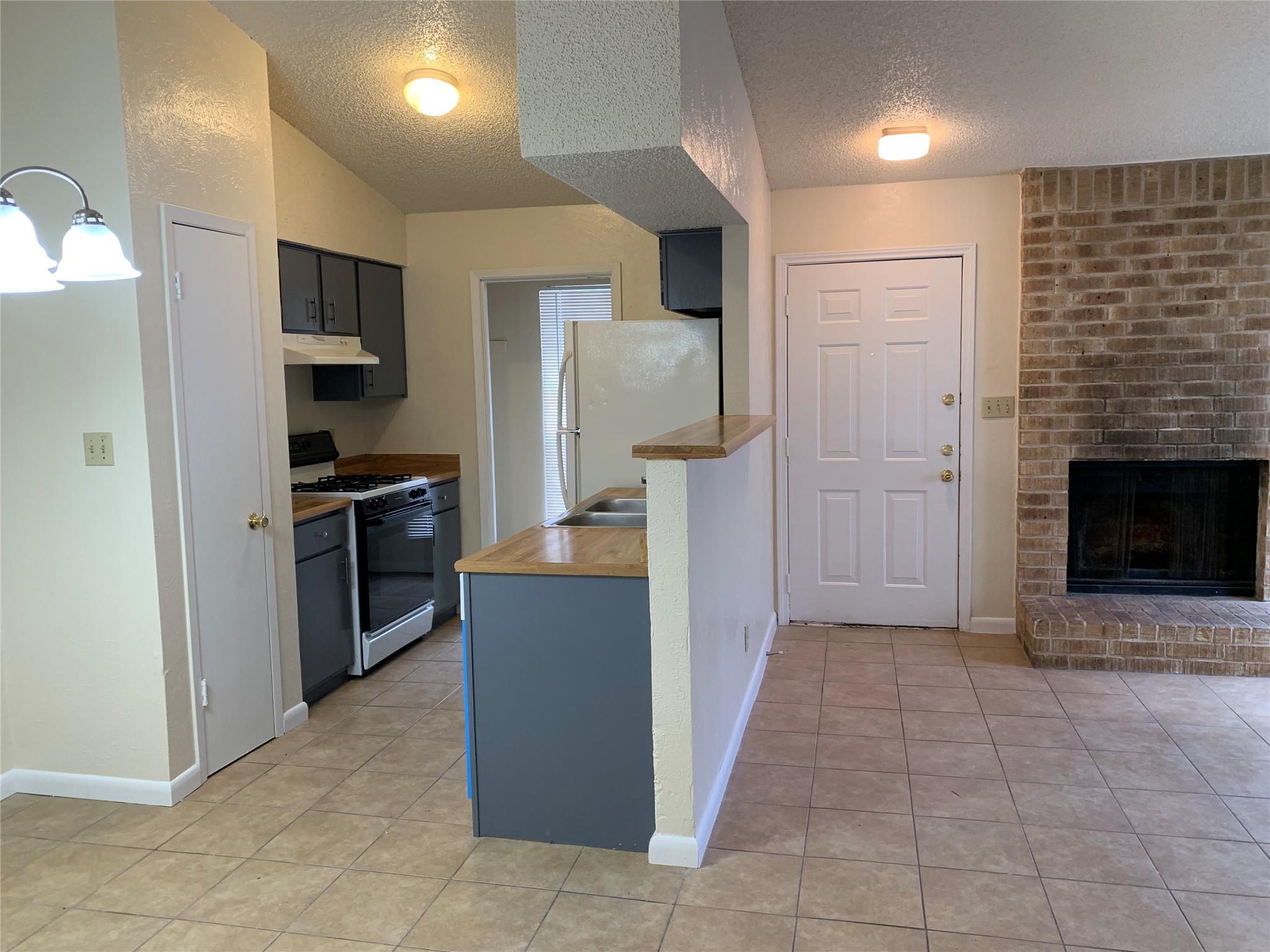 10447 Doc Holliday Trl # B, Austin, TX 78753