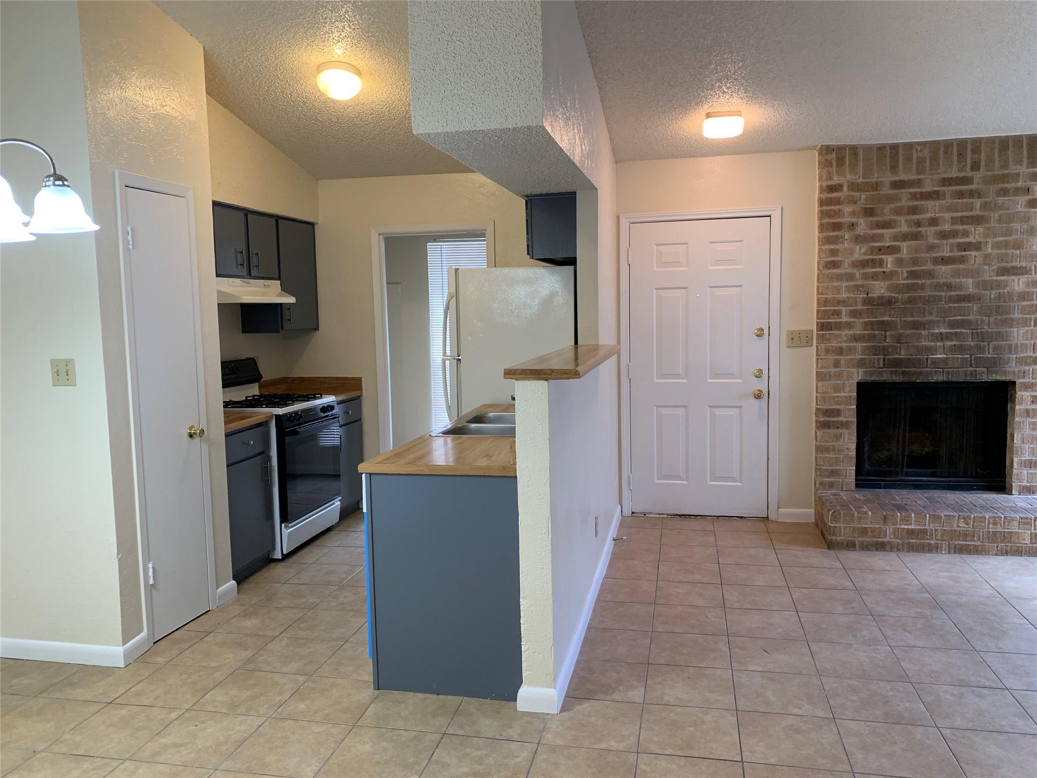 10447 Doc Holliday Trl # B, Austin, TX 78753