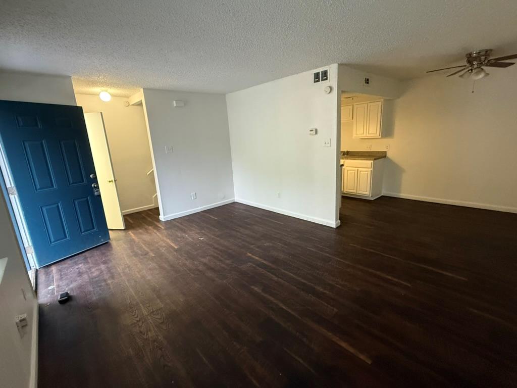 2124 Burton Dr # 251, Austin, TX 78741