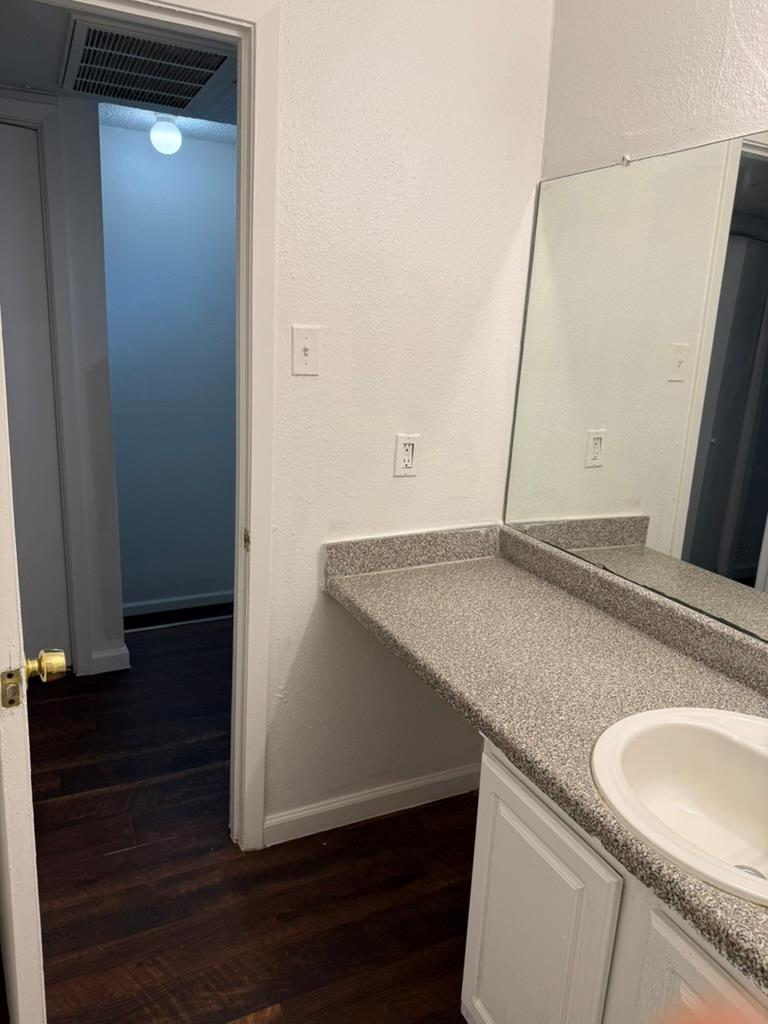 2124 Burton Dr # 251, Austin, TX 78741