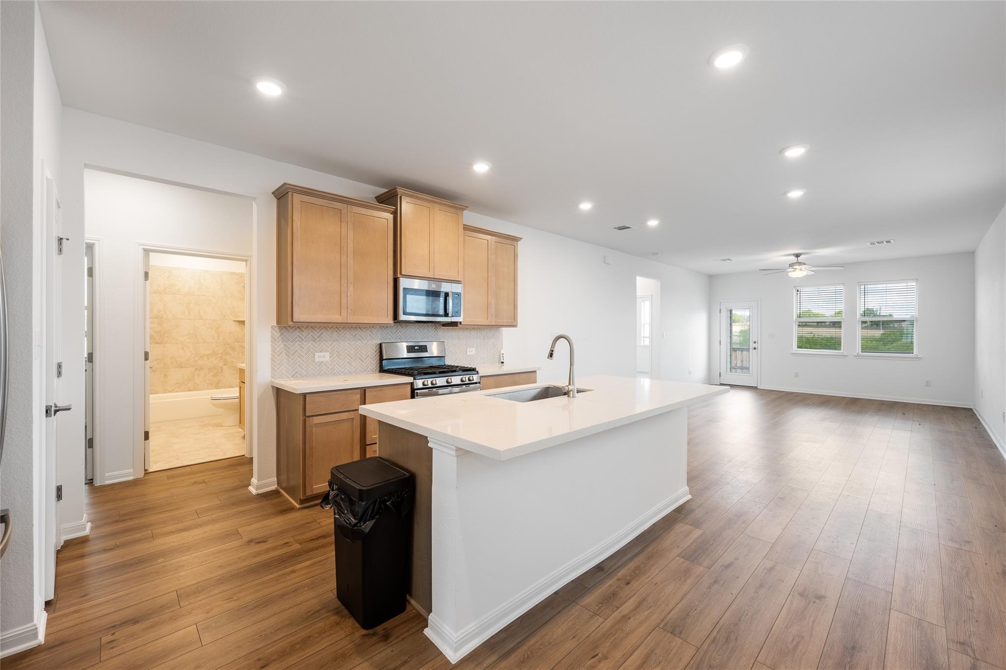 751 Papaya Dr, Buda, TX 78610