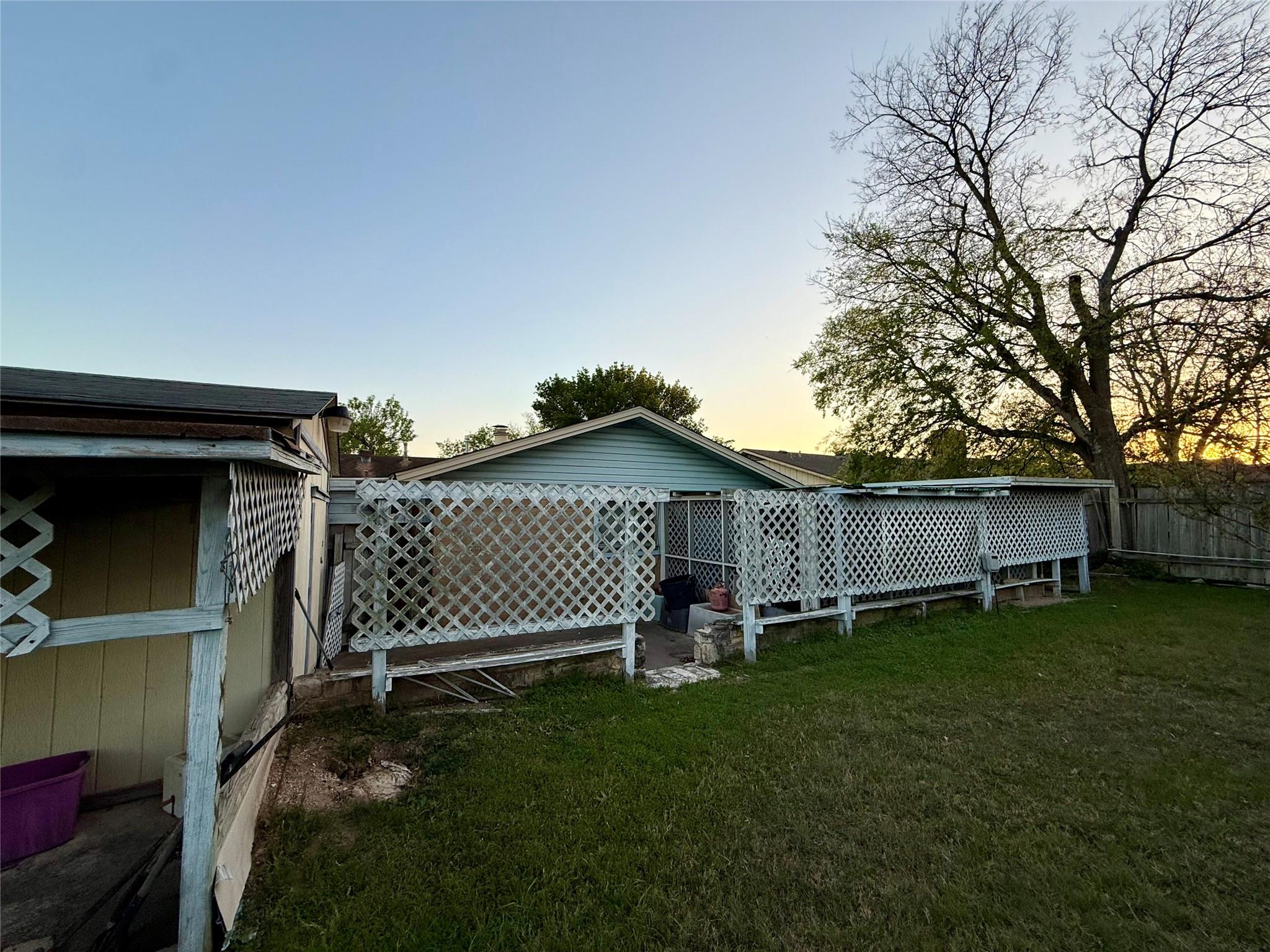 100 Skyloop Dr, Austin, TX 78745