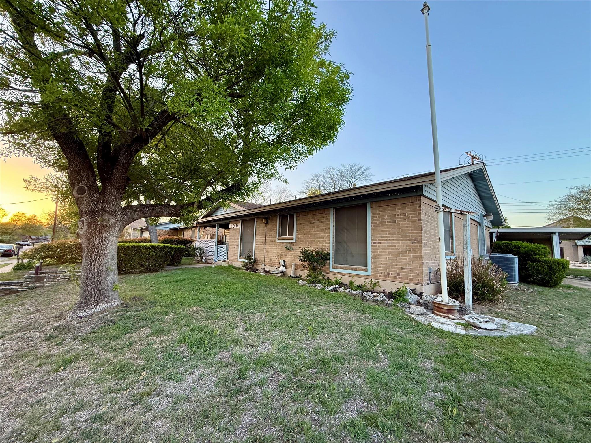 100 Skyloop Dr, Austin, TX 78745