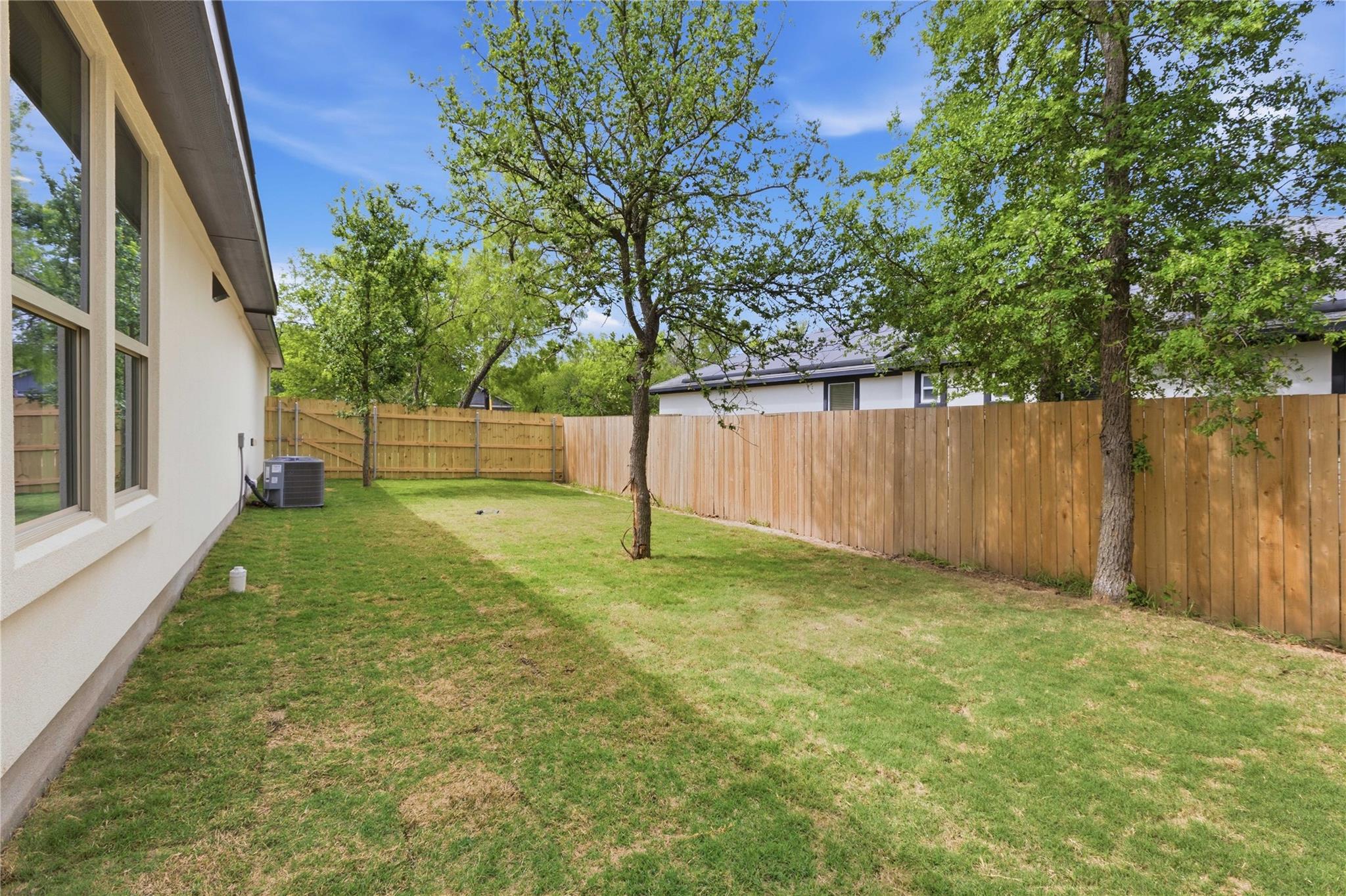 122 W Pauwela Ln, Bastrop, TX 78602