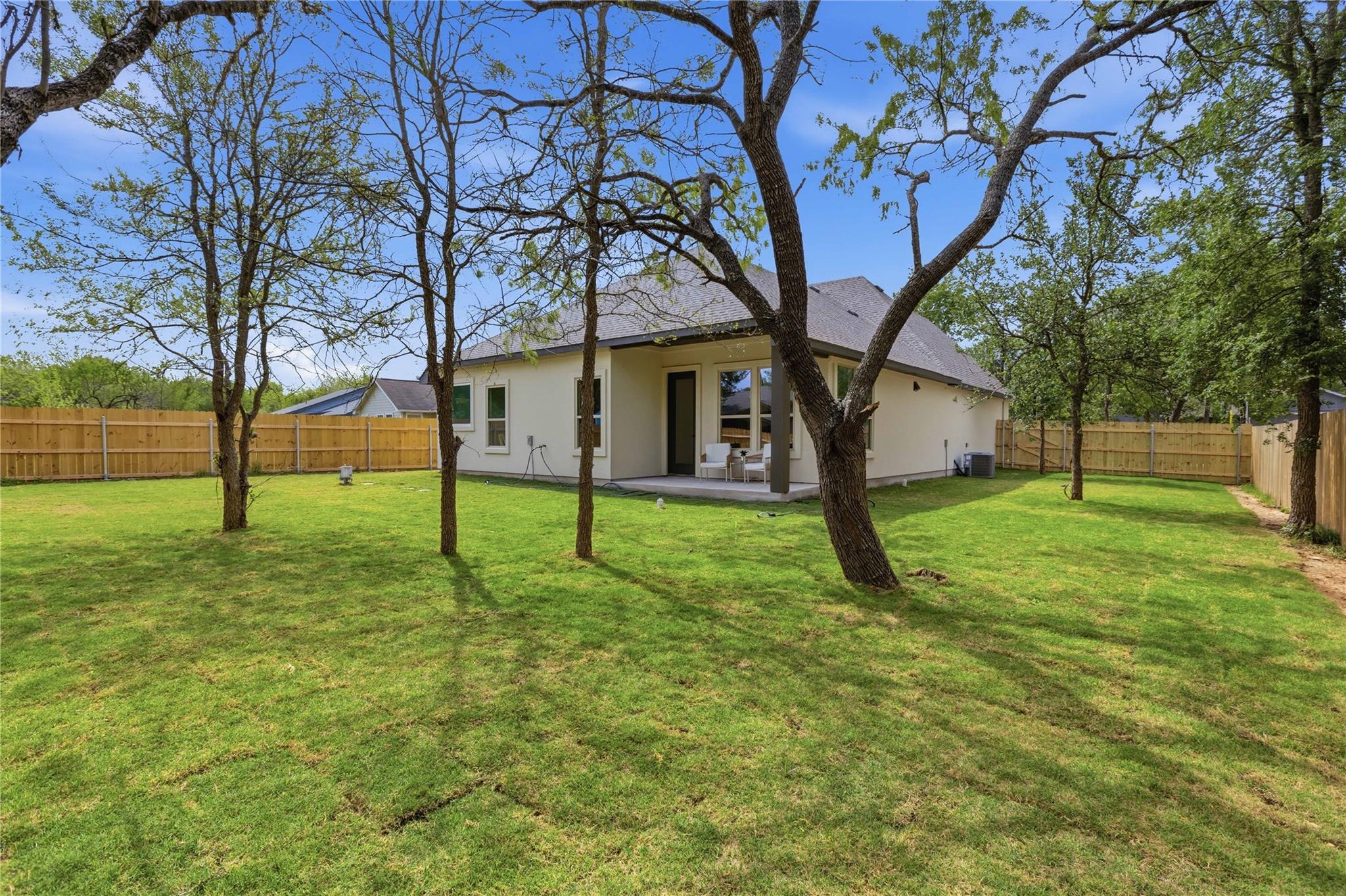 122 W Pauwela Ln, Bastrop, TX 78602