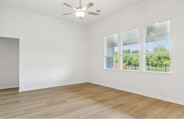 224 Divisadero Dr, Hutto, TX 78634