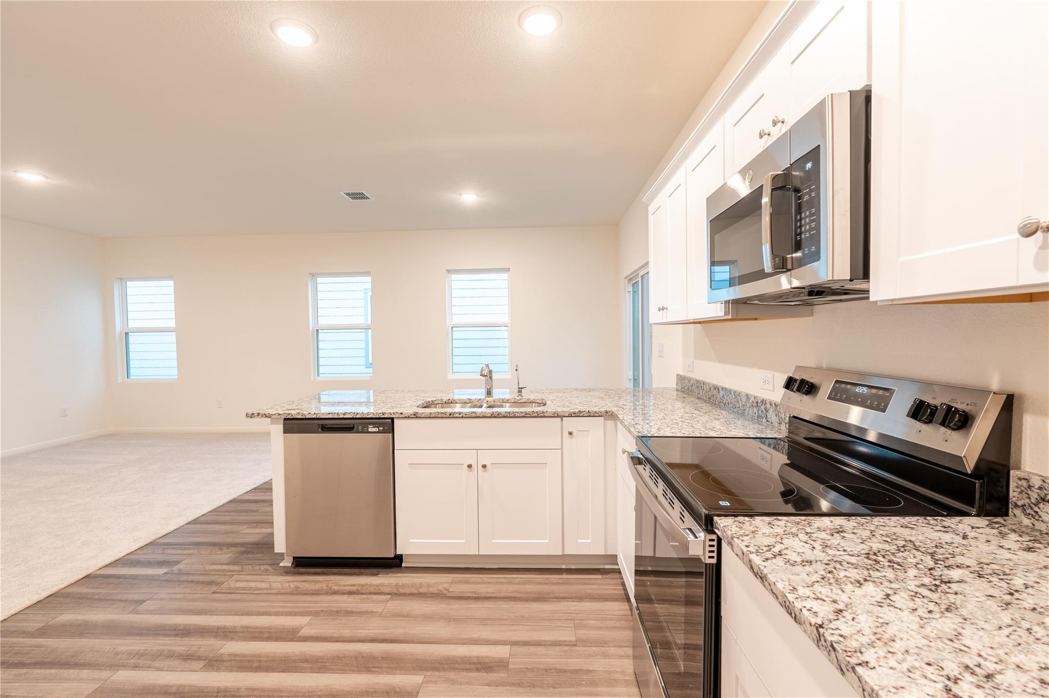 144 Mullen Way, Taylor, TX 76574