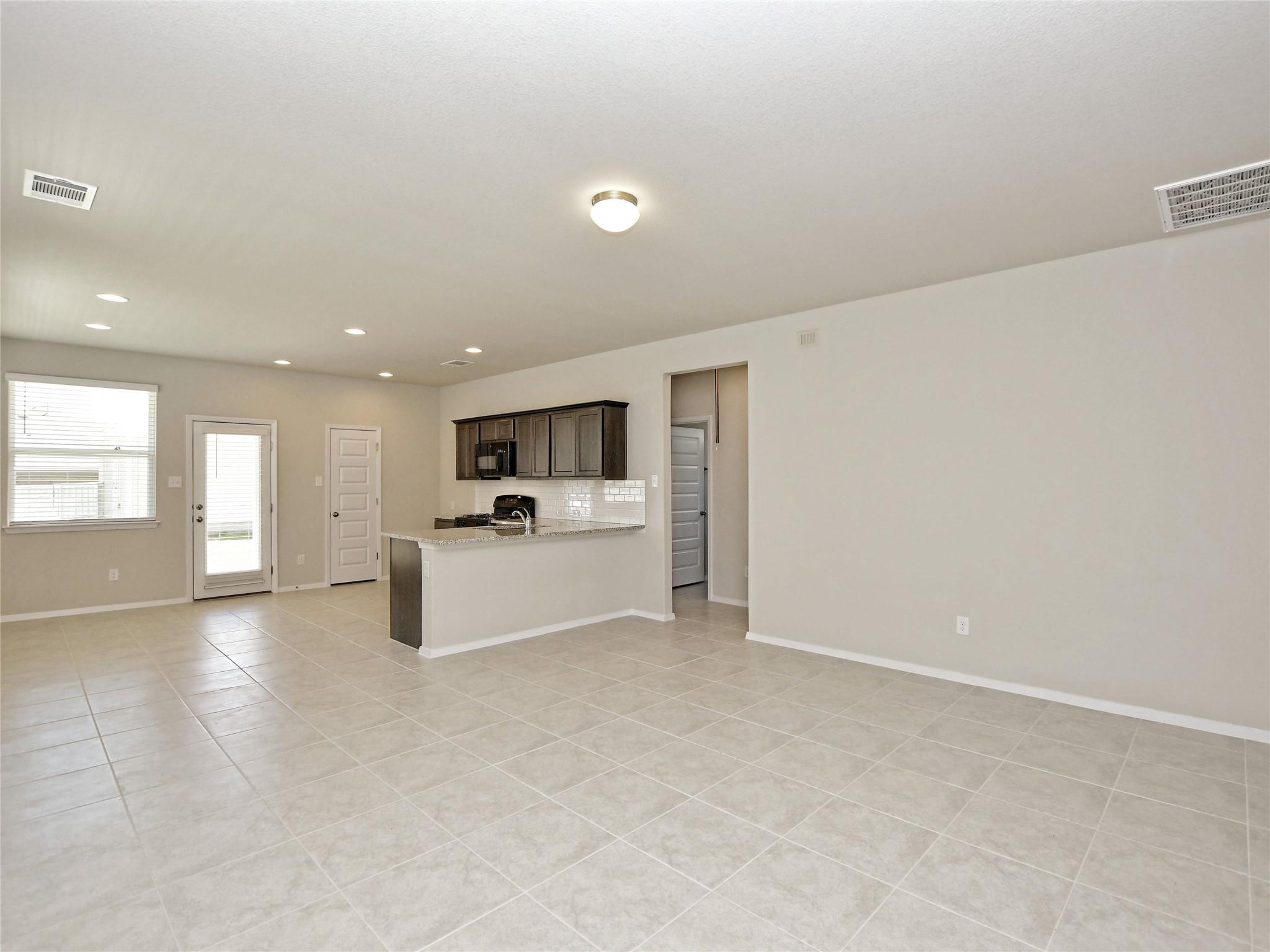 164 Fabion St, Kyle, TX 78640